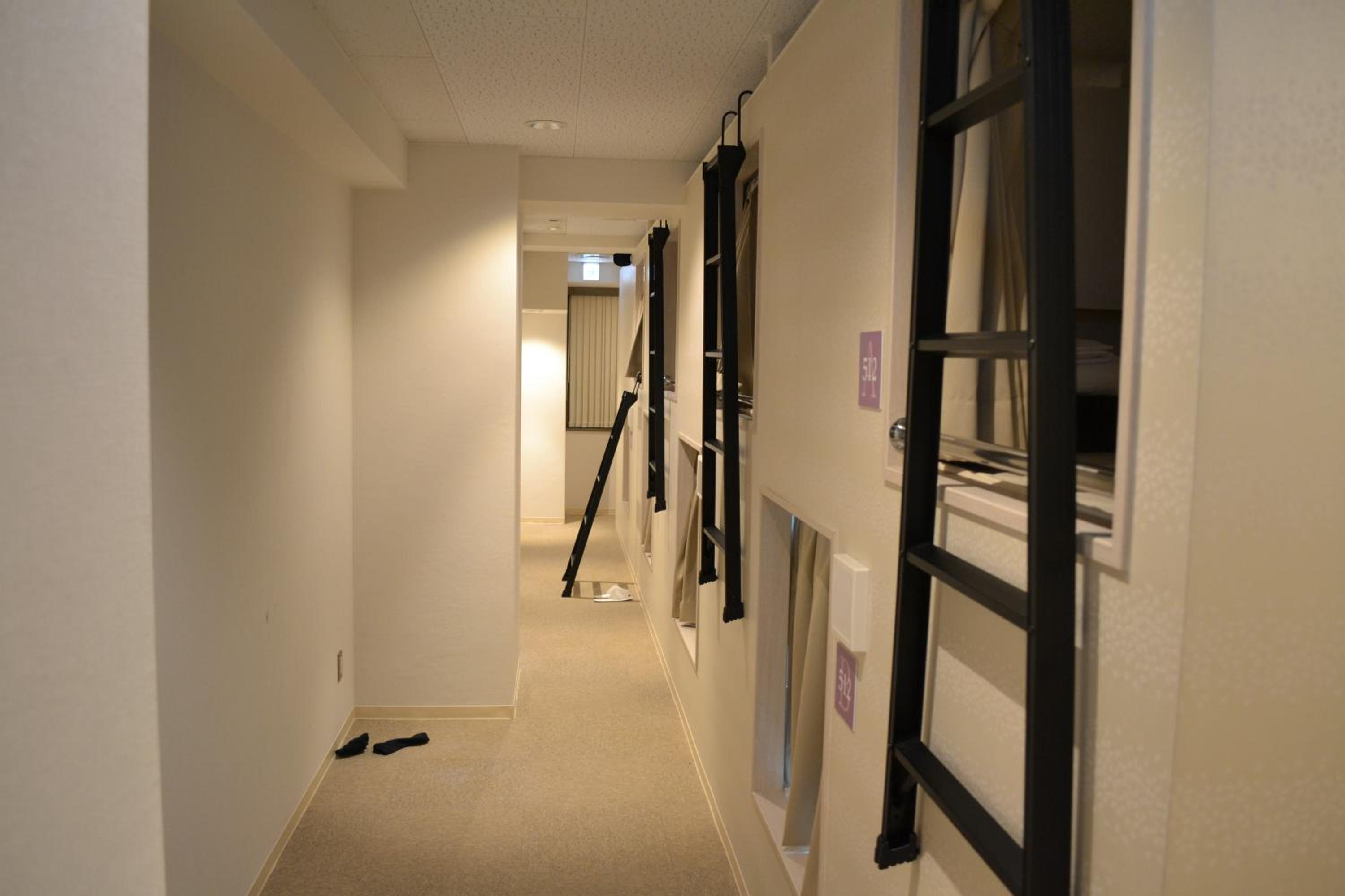 Capsule Room - Male Only photo 2