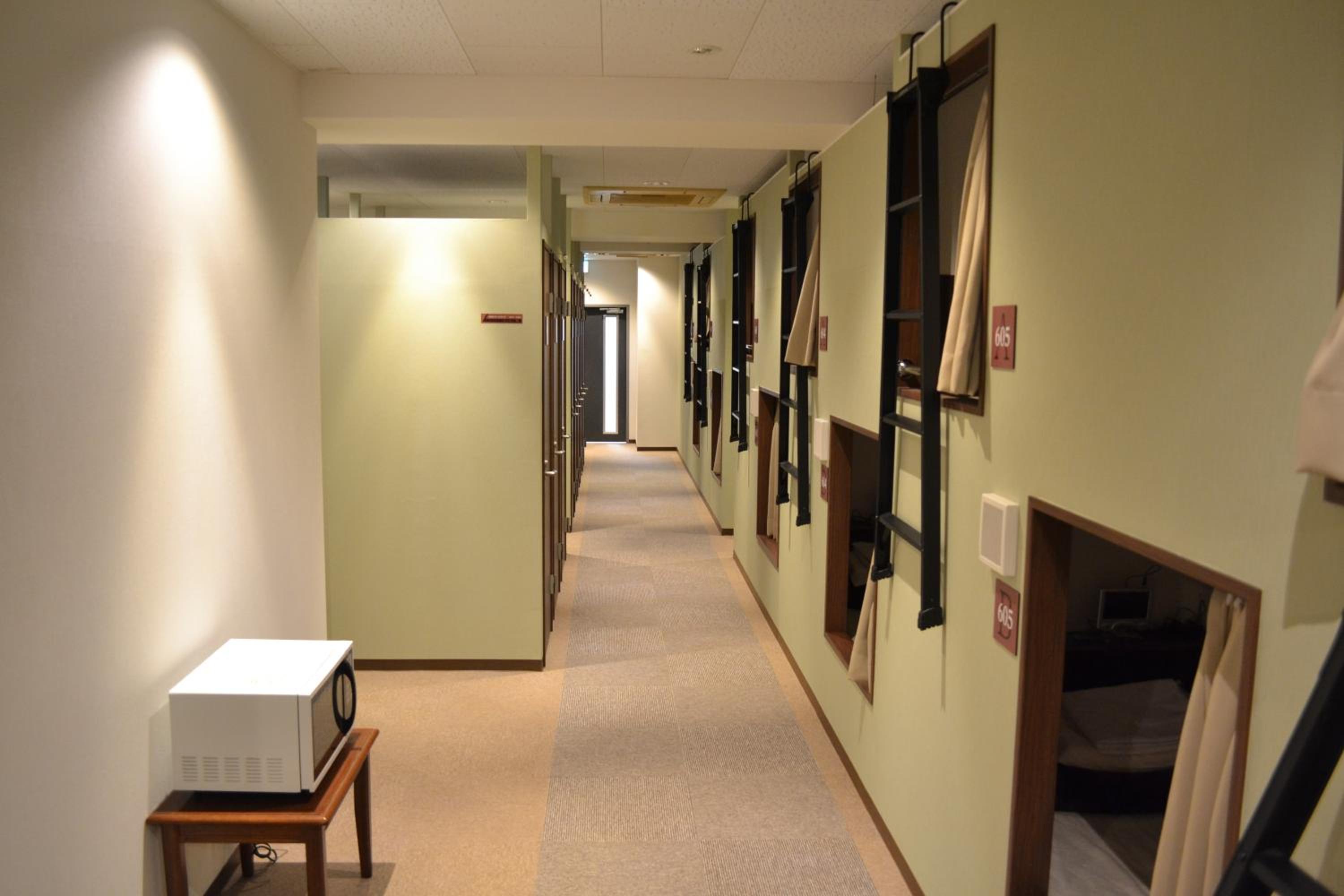 Capsule Room - Female Only photo 1