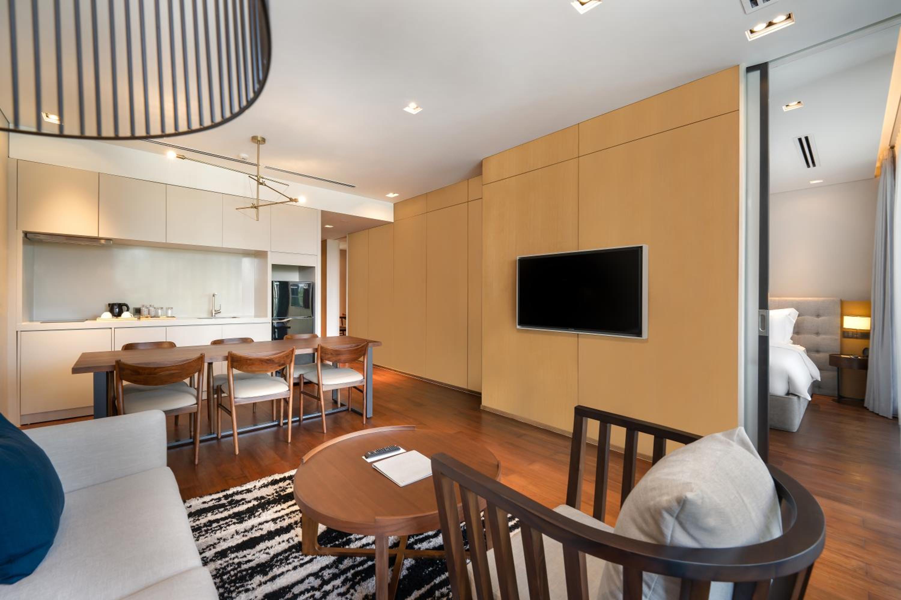 Residence Pool View - Mini-bar included once per stay, Daily Guest Activities - Photo 5