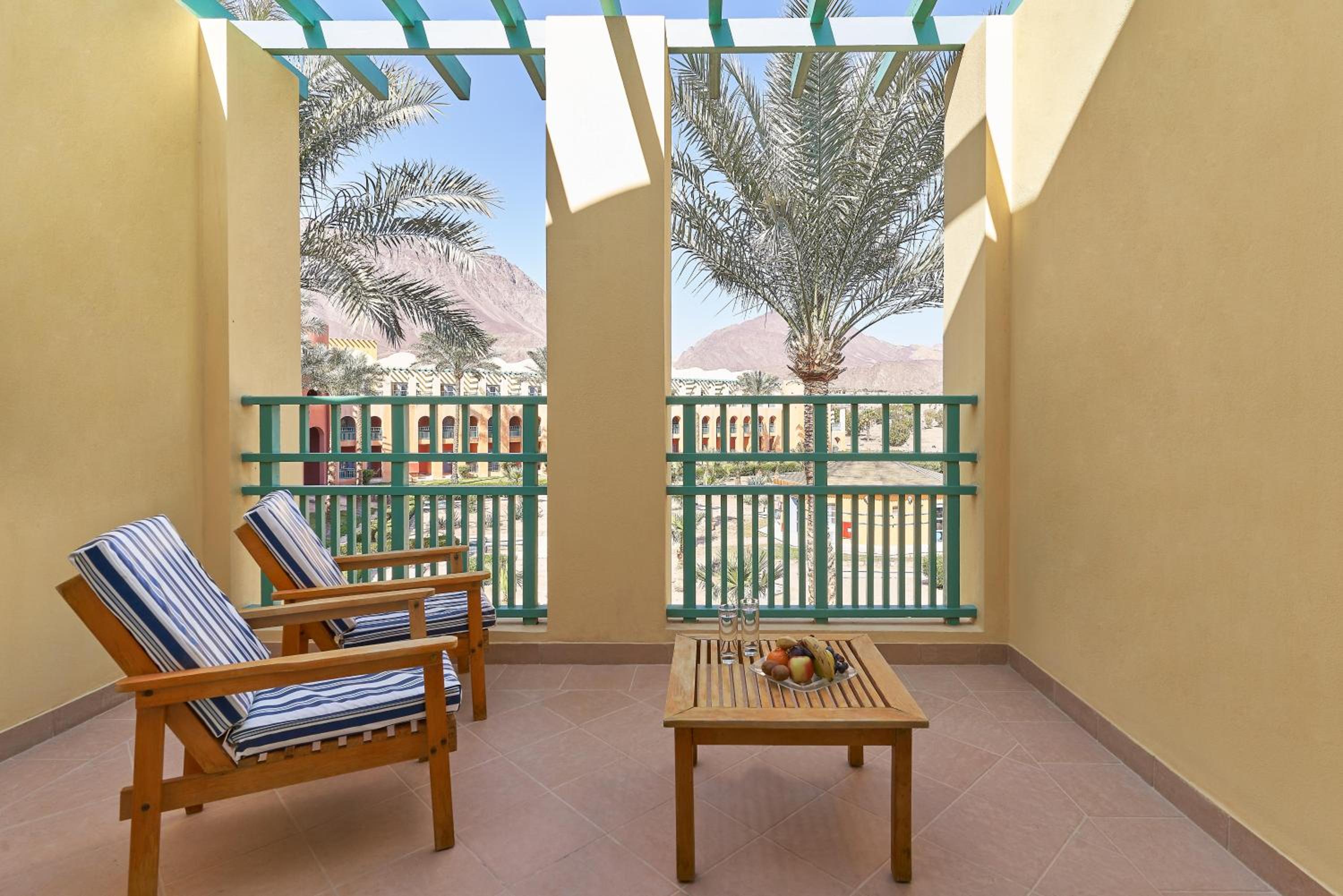 Standard Room Garden and Mountain View Twin Bed photo 3