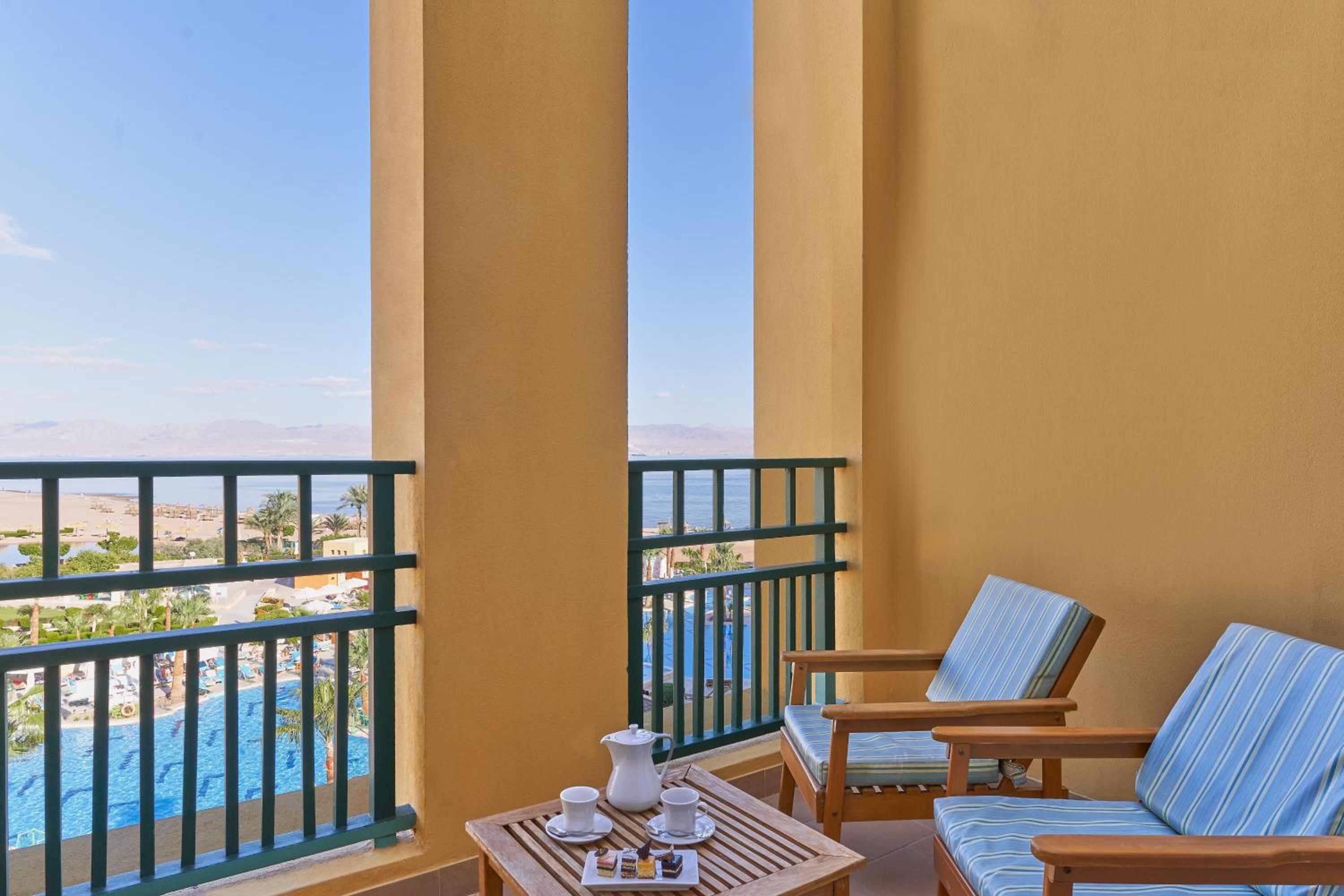Standard Room Pool and Sea View Twin Bed photo 3
