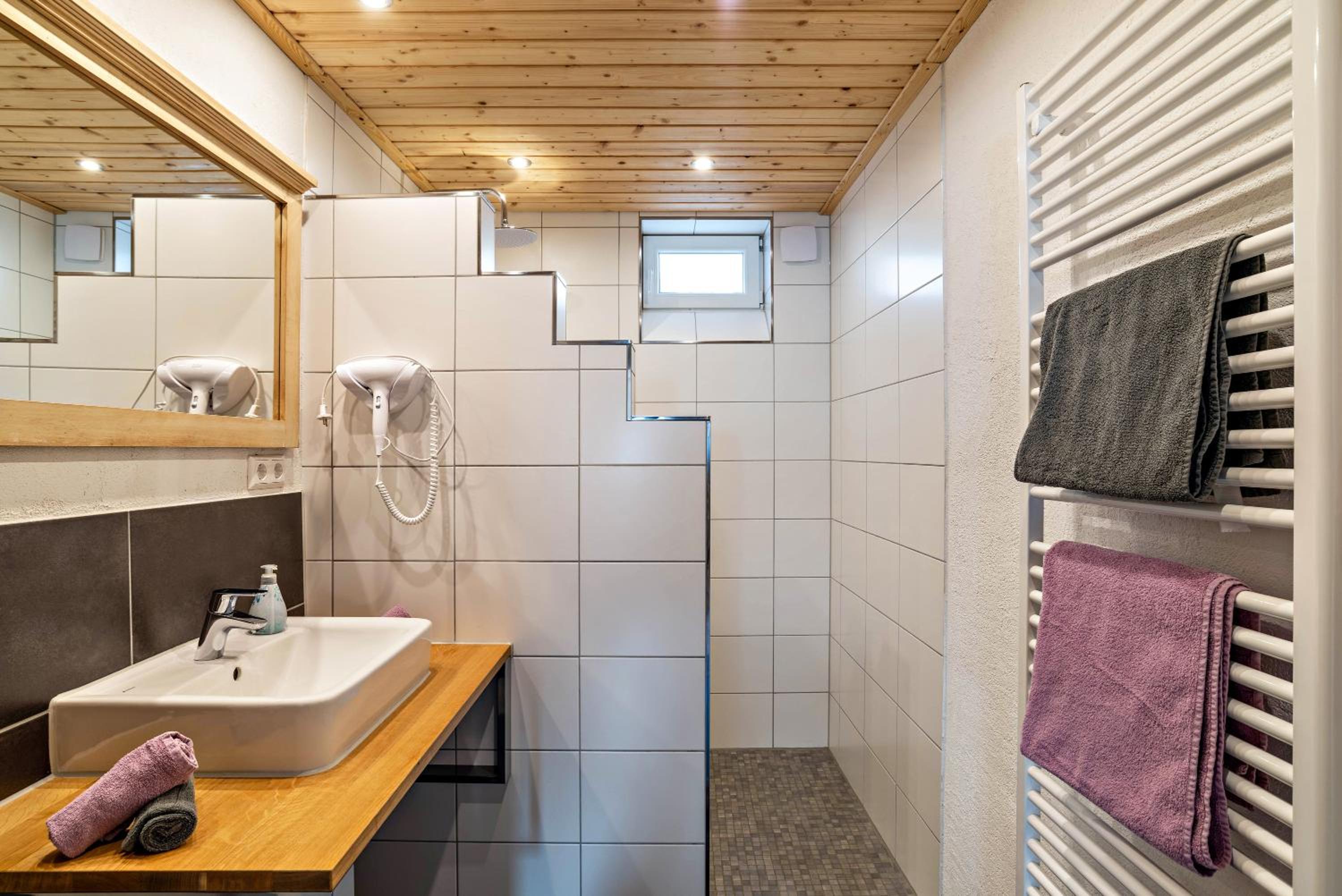 Two-Bedroom Deluxe Apartment with Garden View photo 2