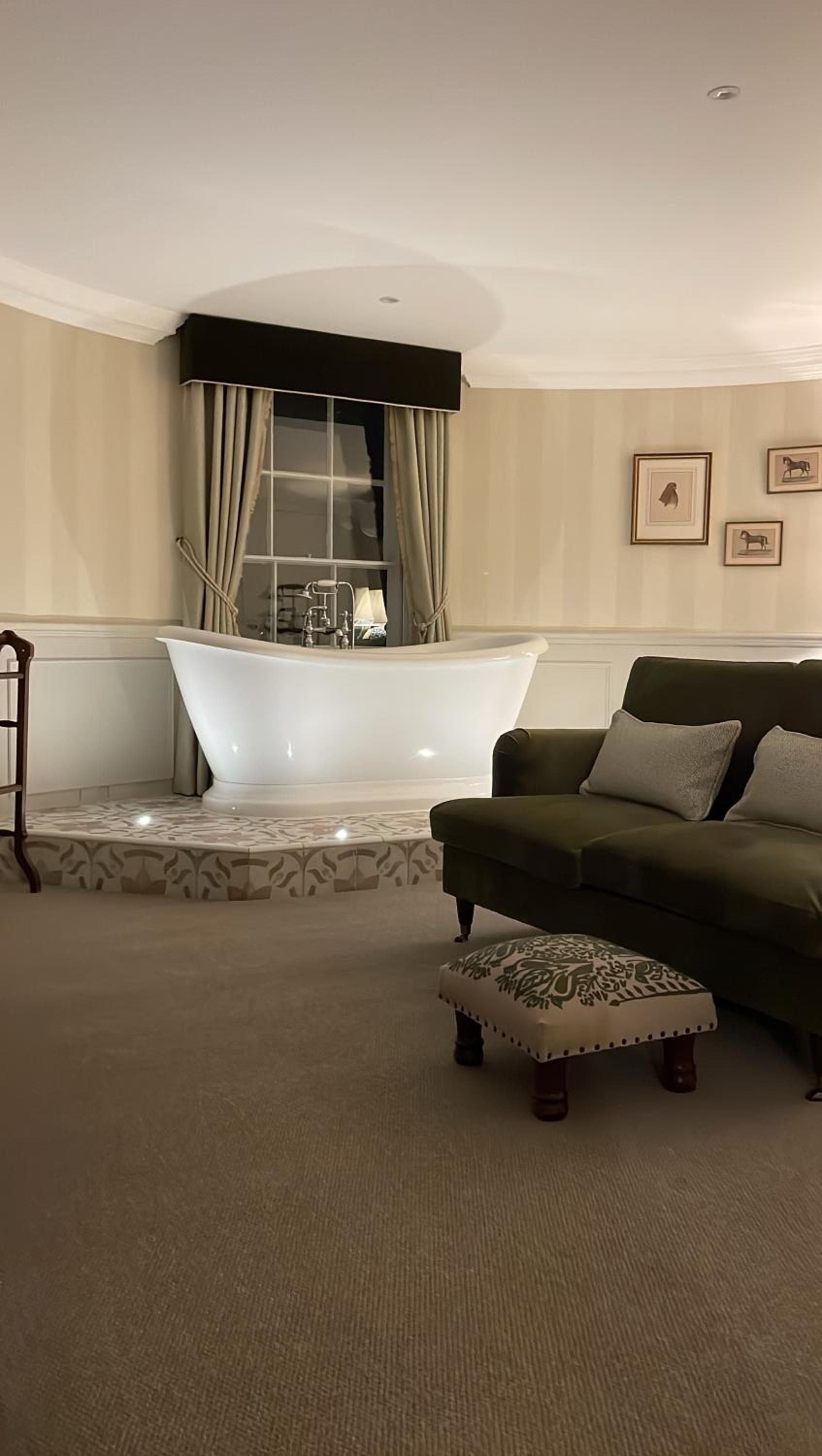 Superior King Room photo 2