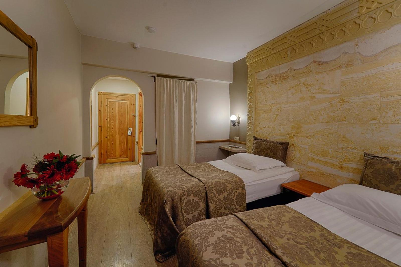 Stone Twin Room photo 2