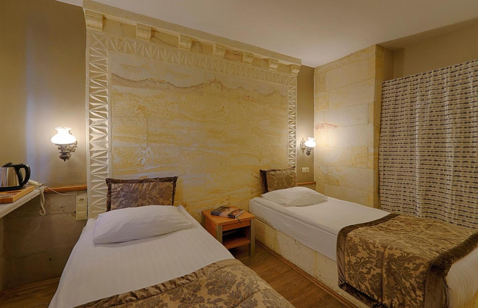 Stone Twin Room photo 3