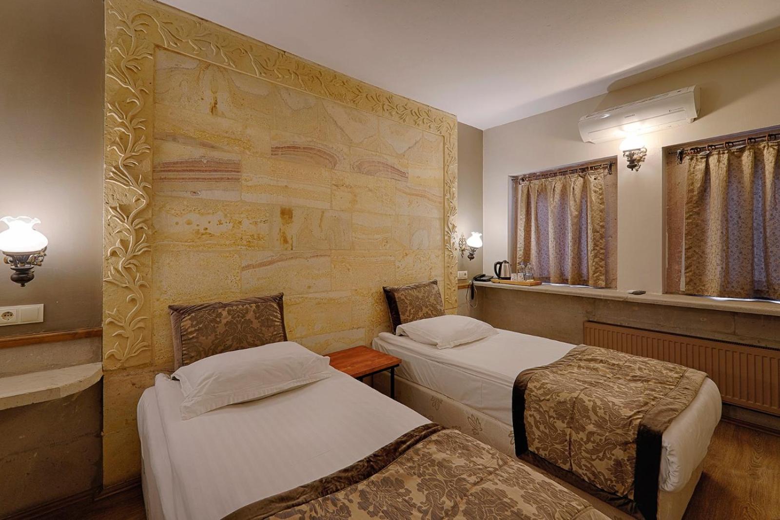 Budget Double Room photo 3