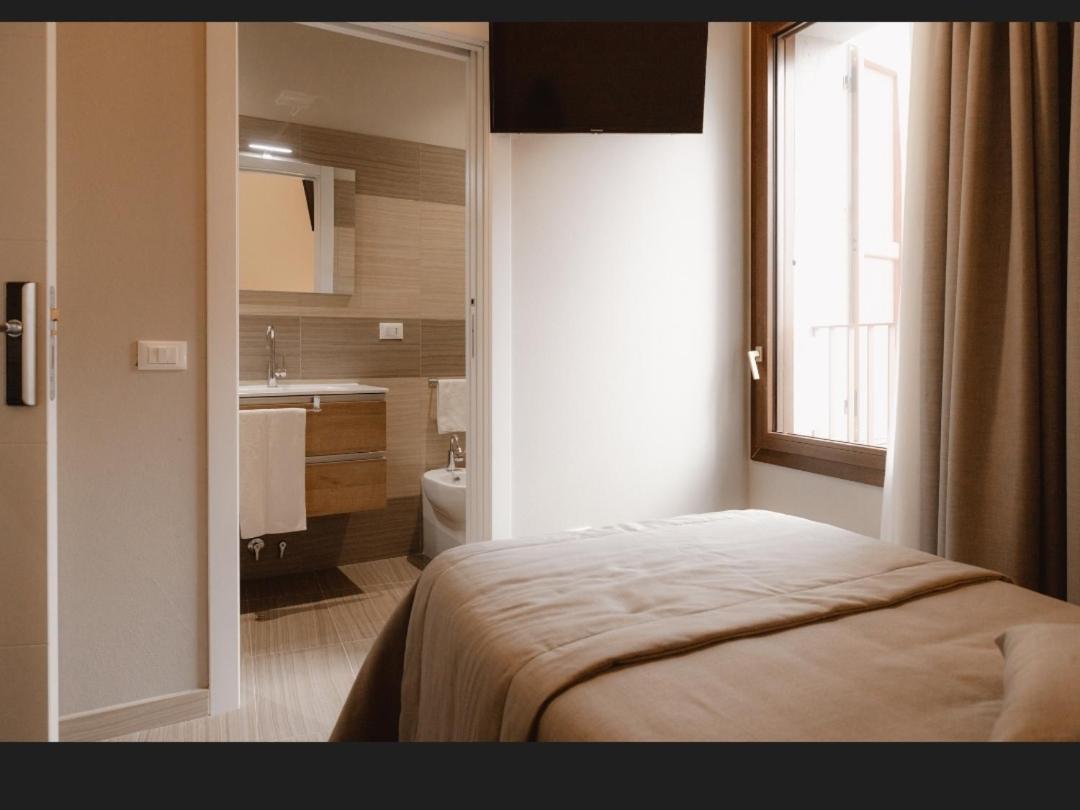 Single Room photo 1