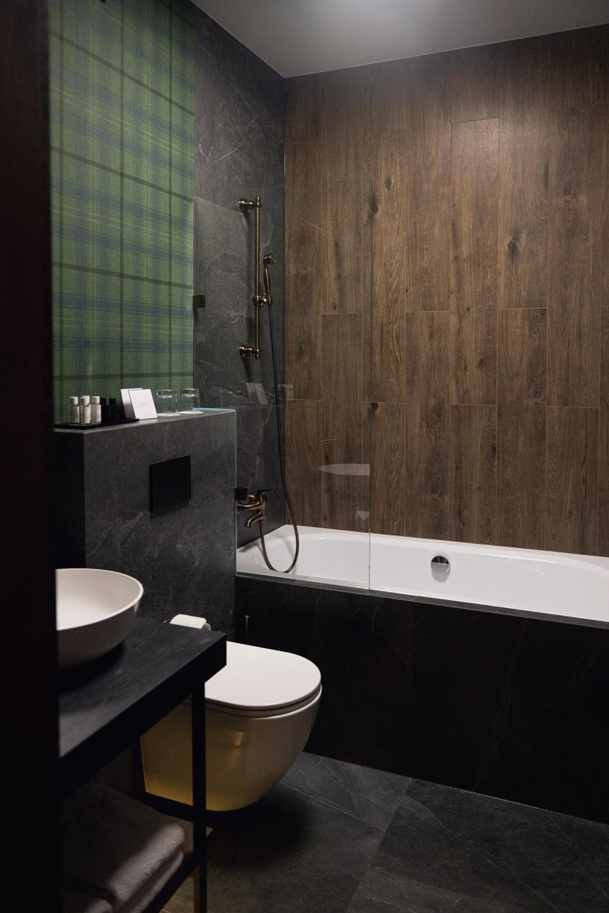 Deluxe Suite photo 2