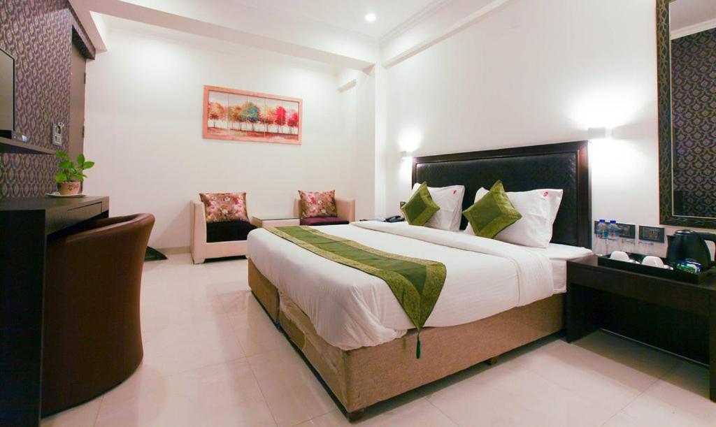 Deluxe Queen Room - Photo 3