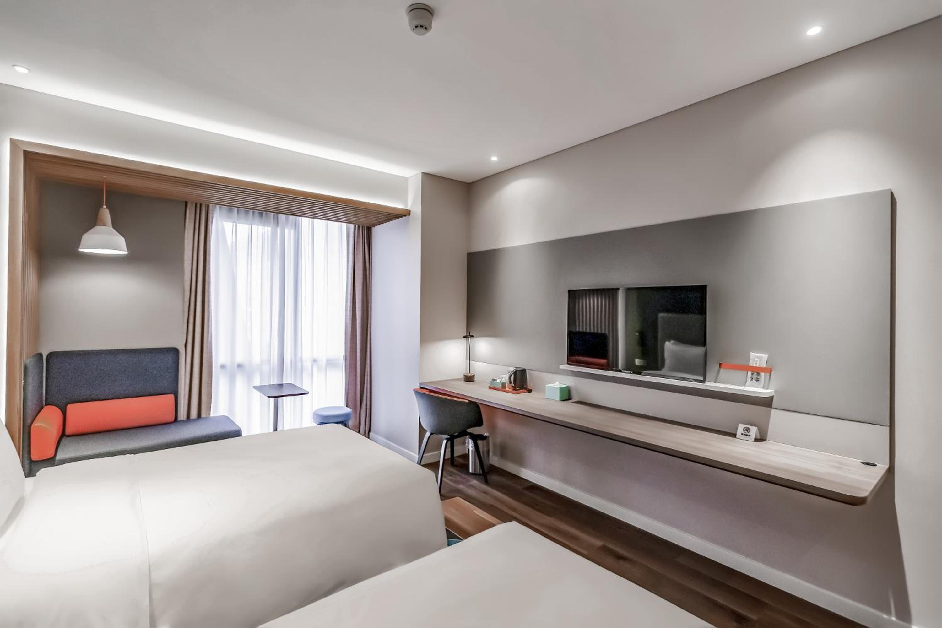 Specialty Room - Photo 1