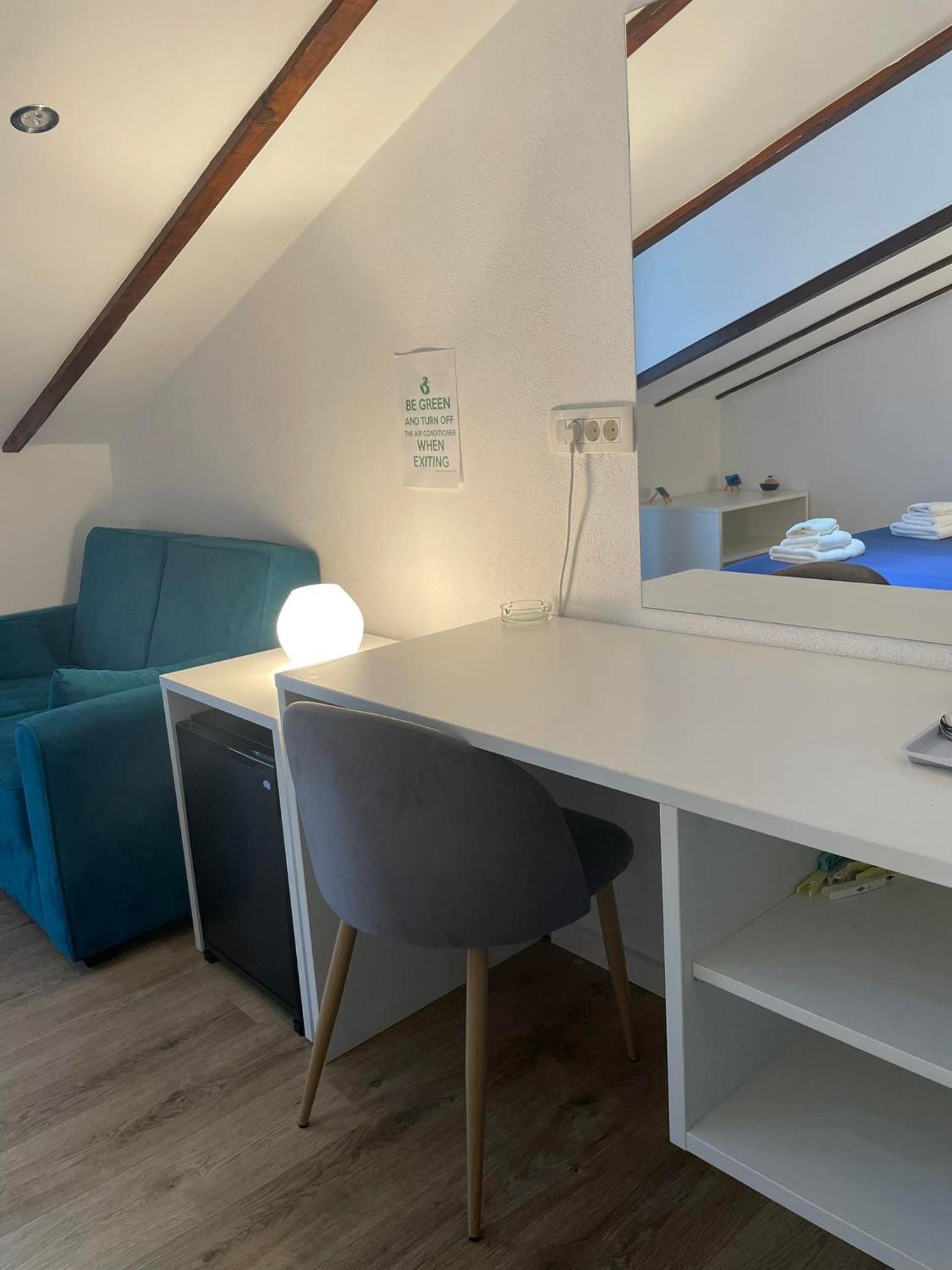 Double Room with Balcony and Sea View - Attic photo 3