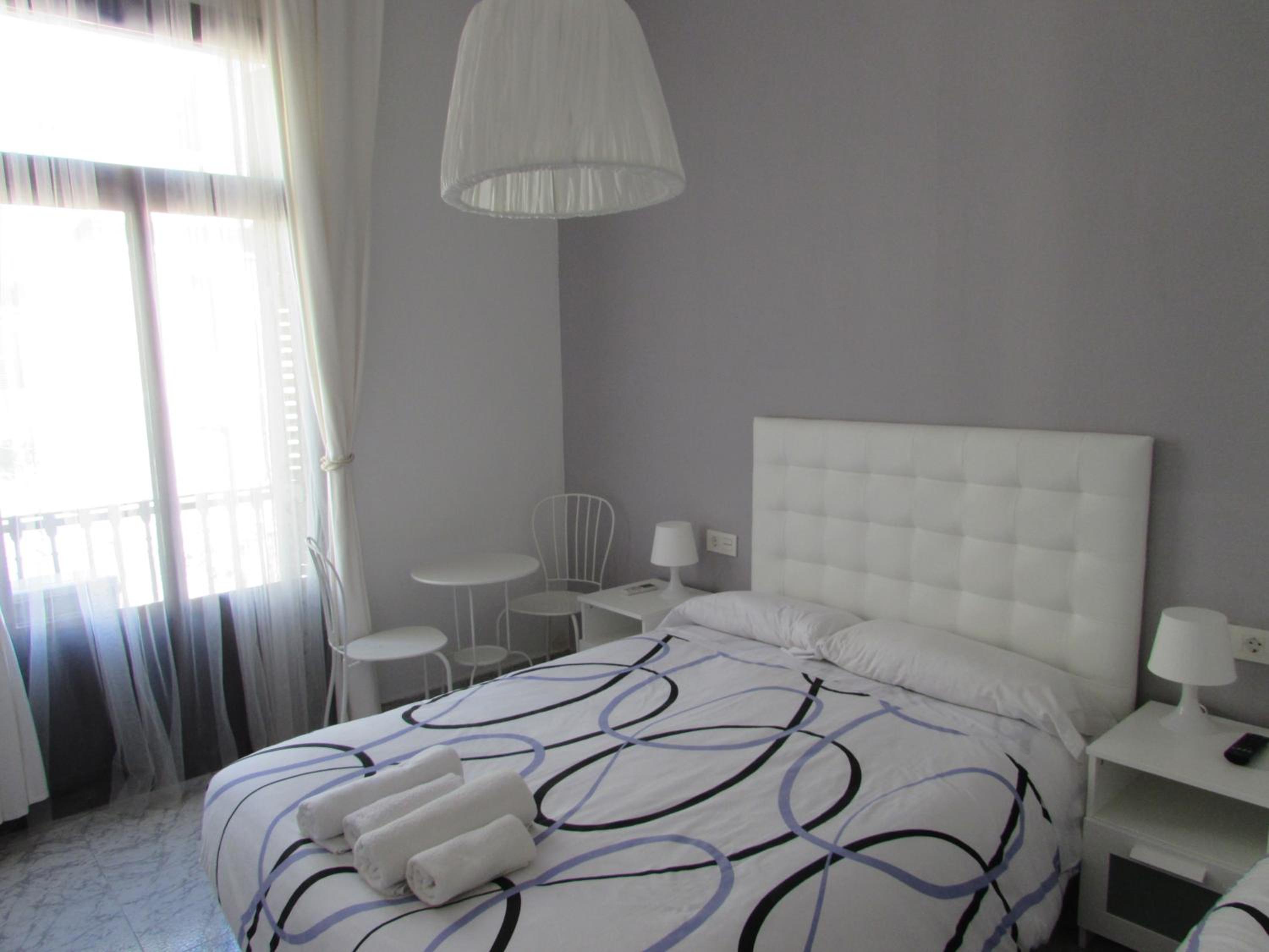 Double Room with Private Bathroom and Balcony photo 1