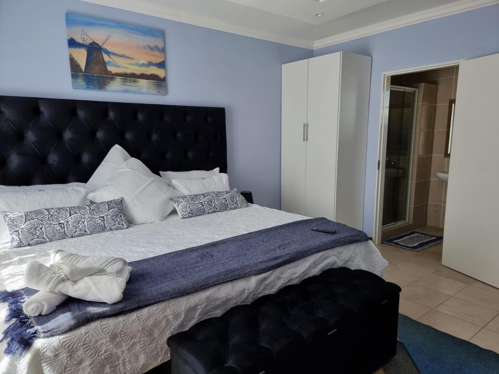 Quadruple Room with Private Bathroom - Photo 9
