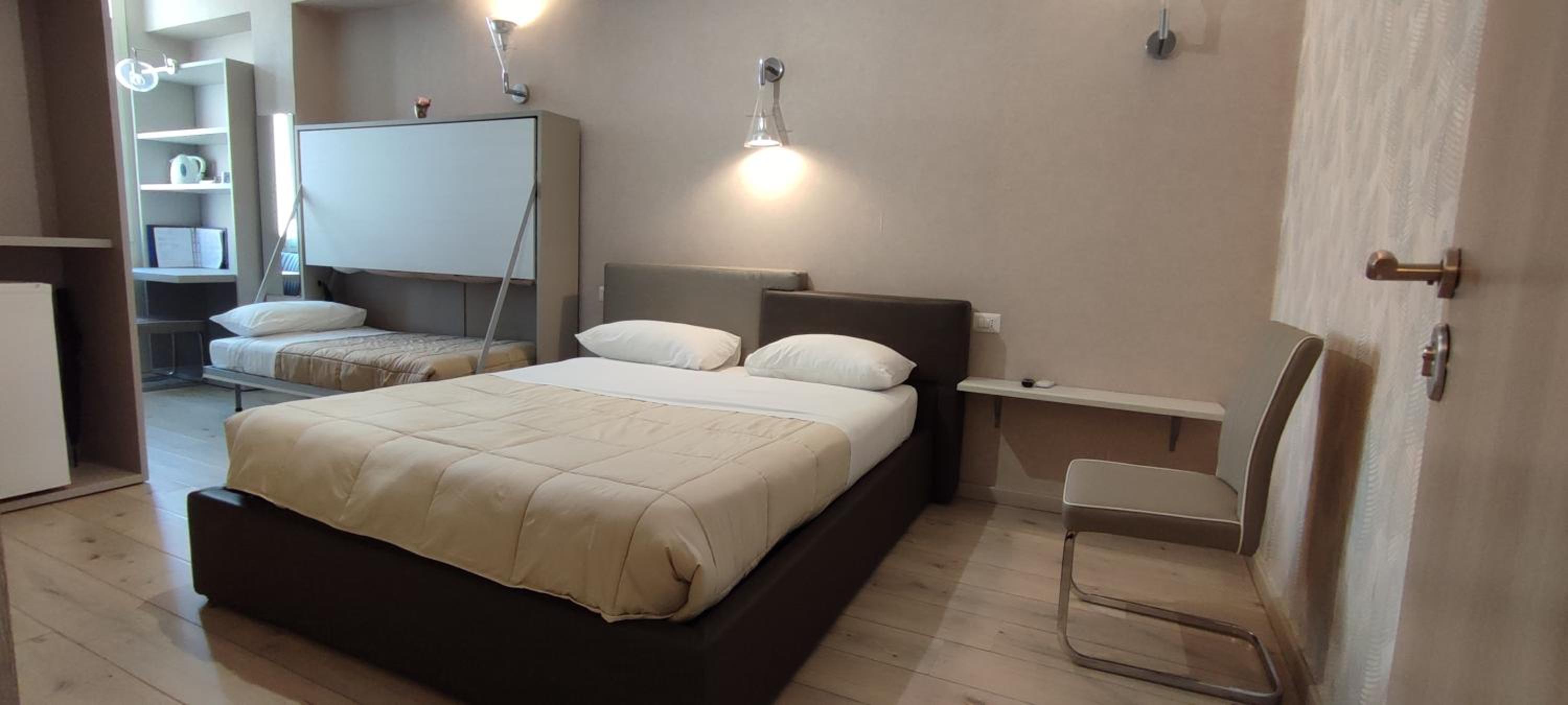 Quadruple Room with Private Bathroom photo 2