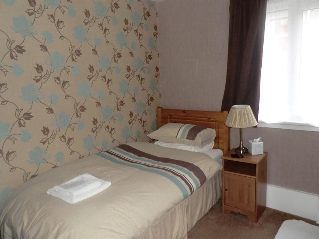 Single Room with Private Bathroom
