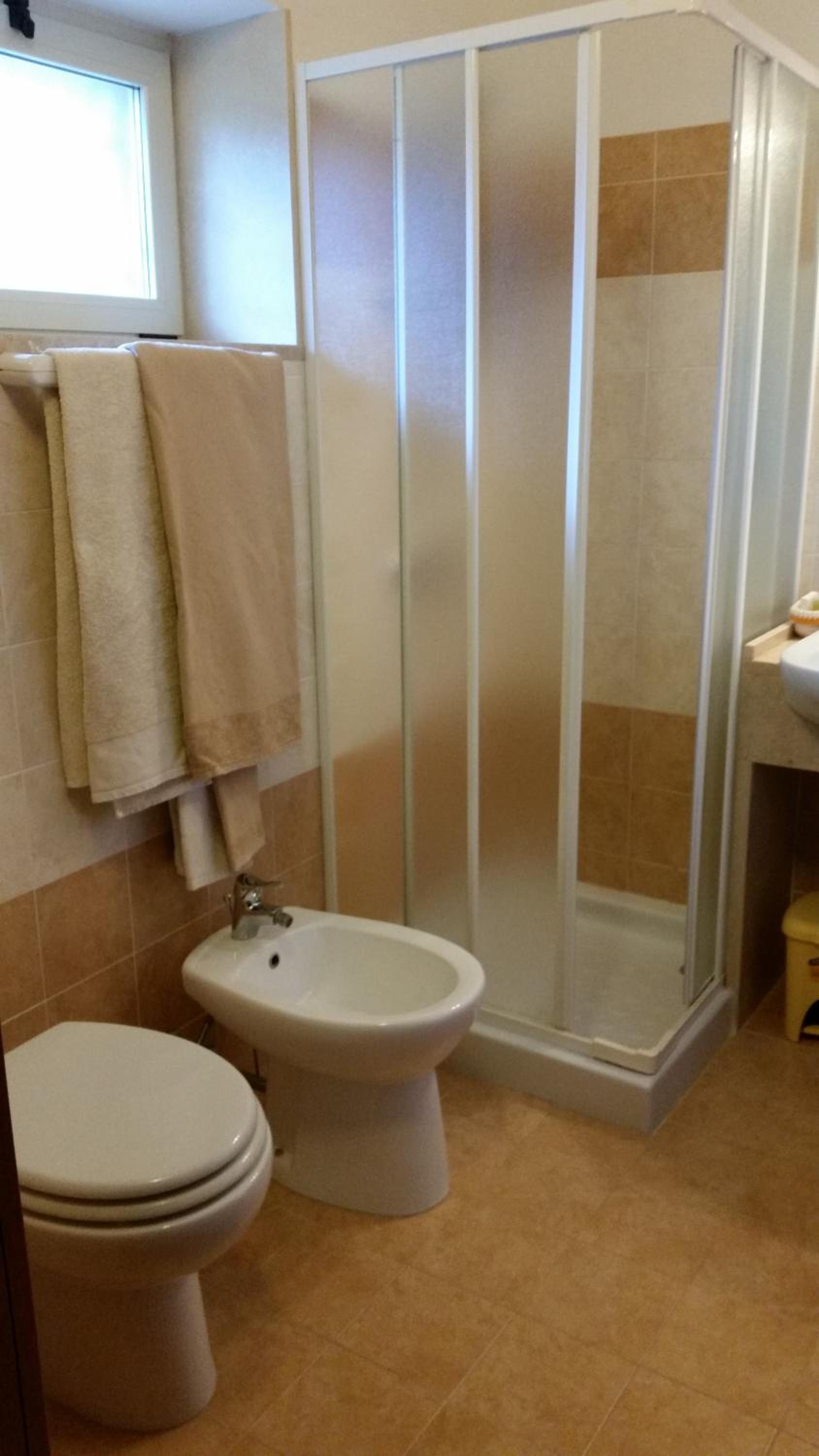 Double or Twin Room with Private Bathroom photo 3
