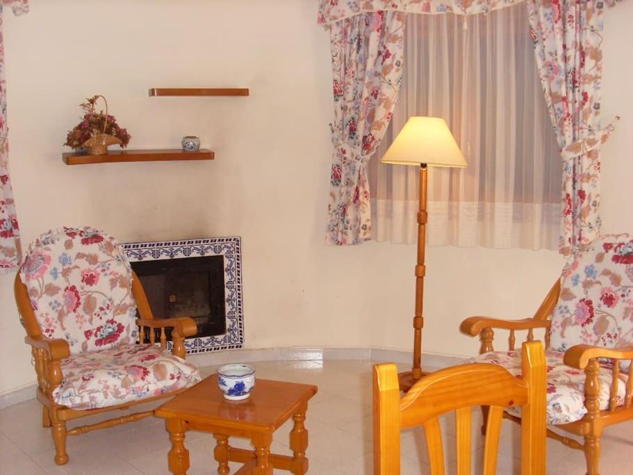 Three-Bedroom House photo 3