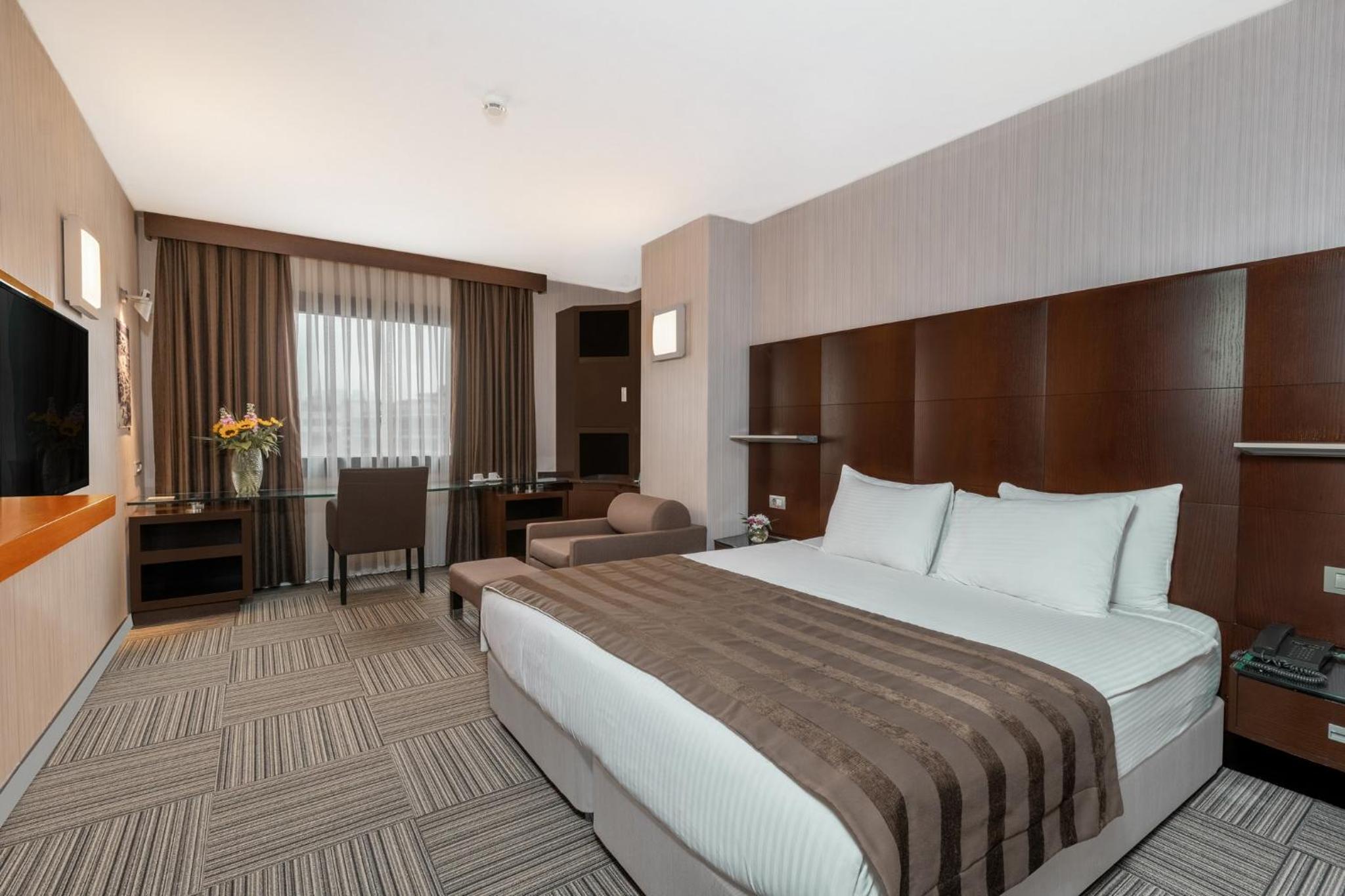 Executive Room with Lounge Access
