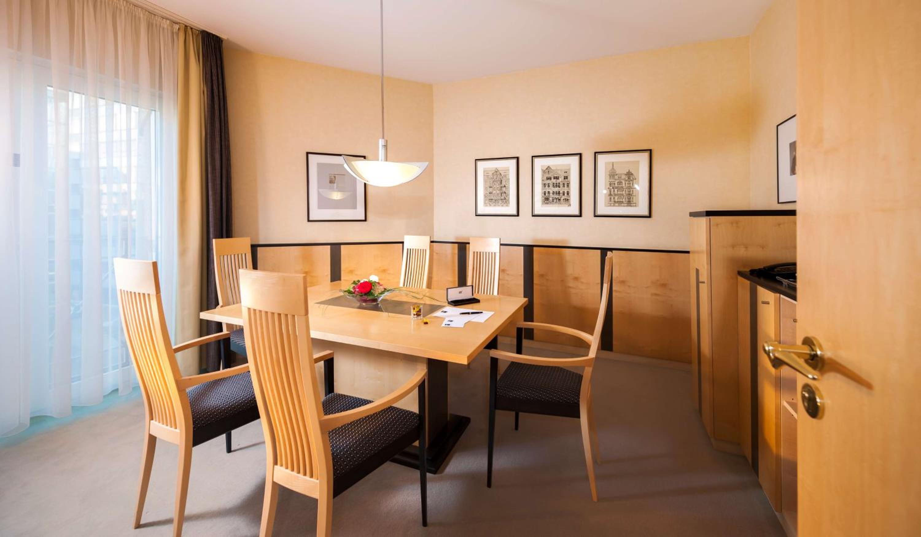 Deluxe Suite - Photo 7