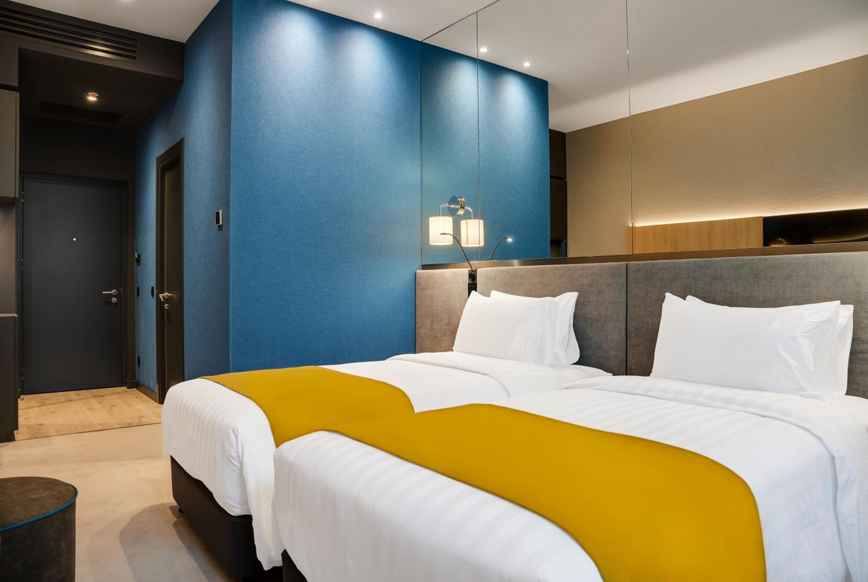 Standard Twin Room - Photo 2