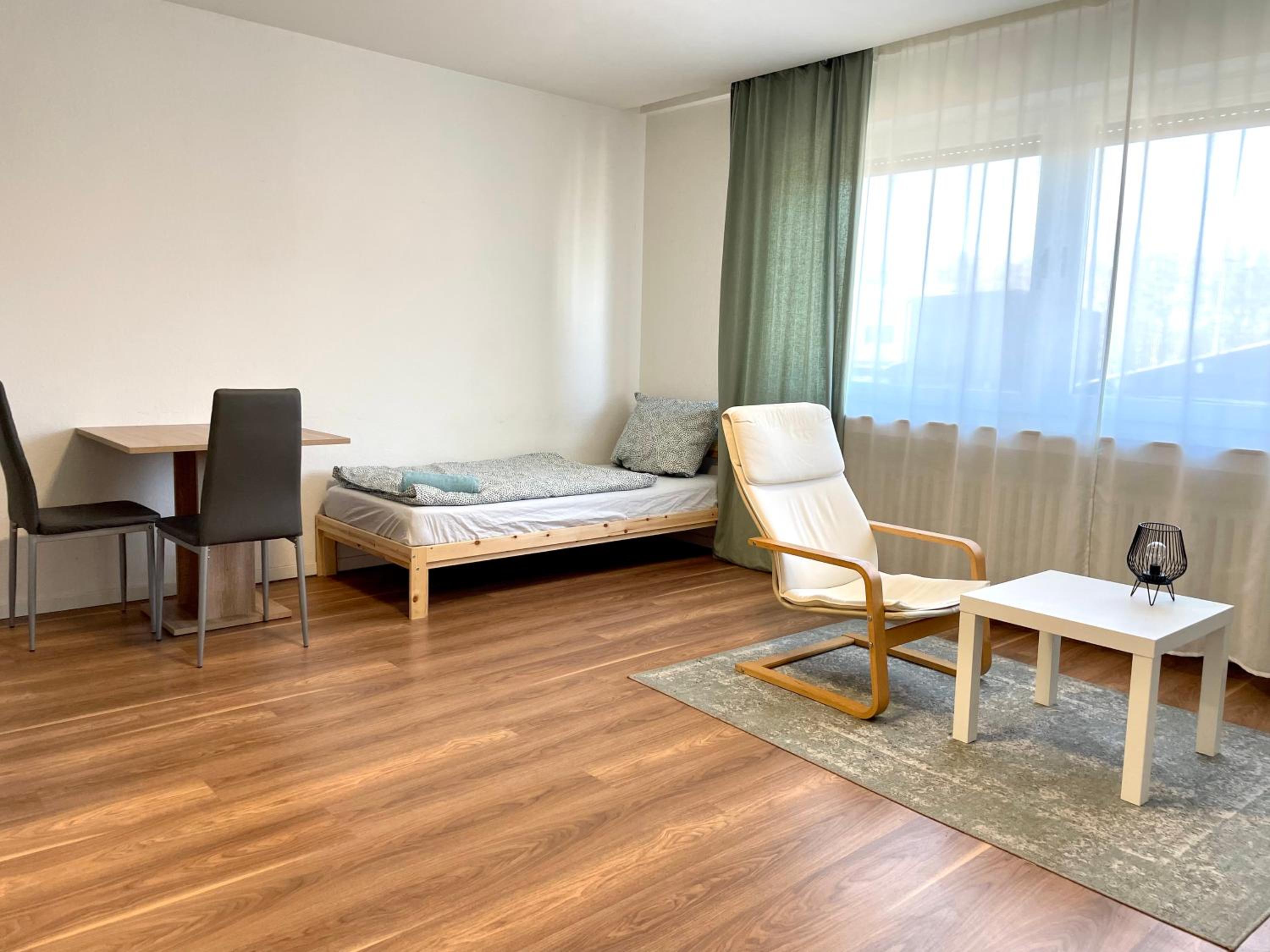 One-Bedroom Apartment photo 1