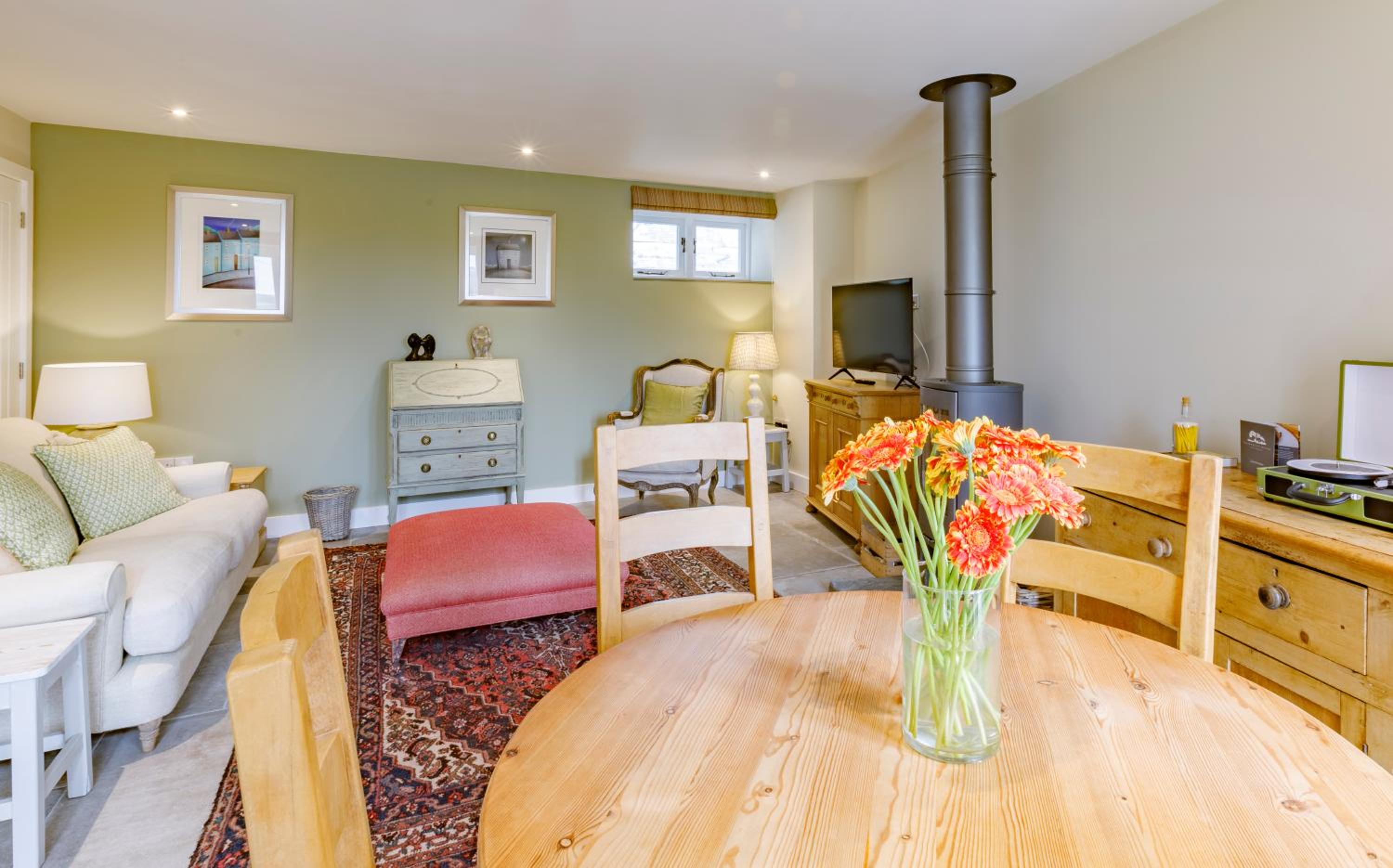 One-Bedroom House photo 2