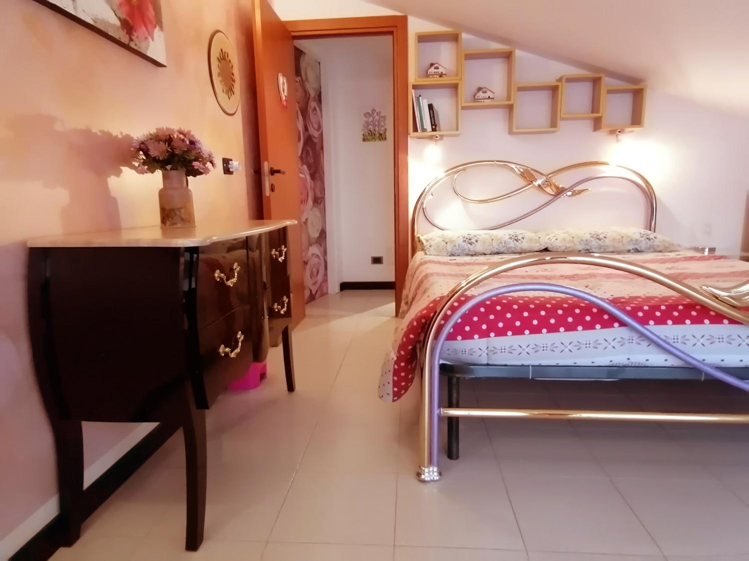 Economy Triple Room - Photo 6