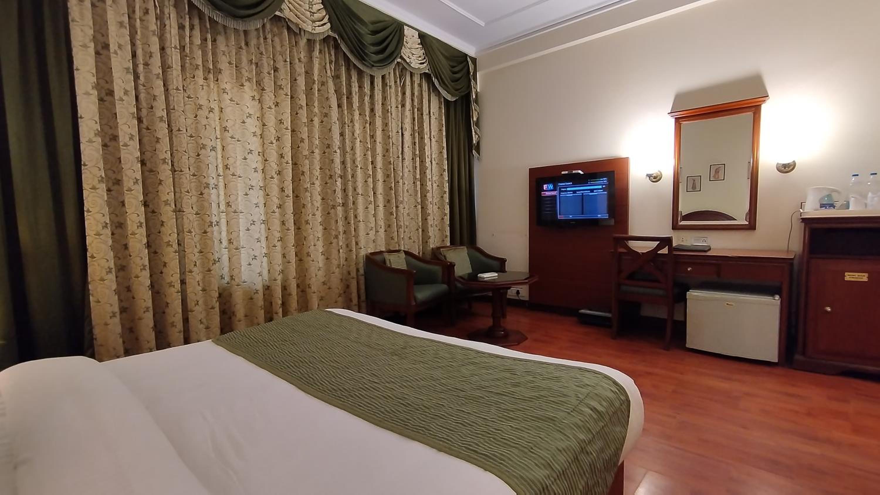 Deluxe Room - Photo 6