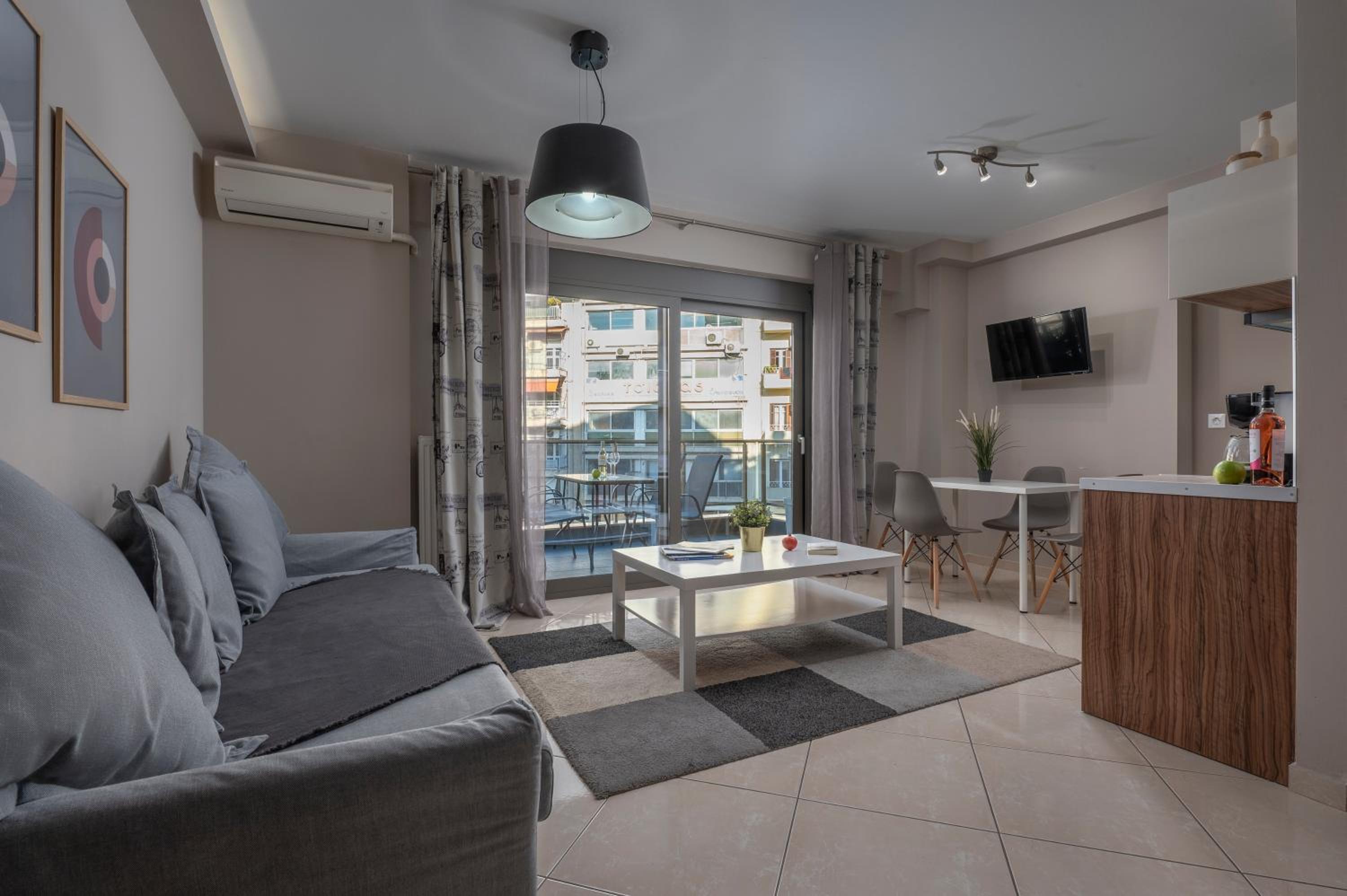 One-Bedroom Apartment
