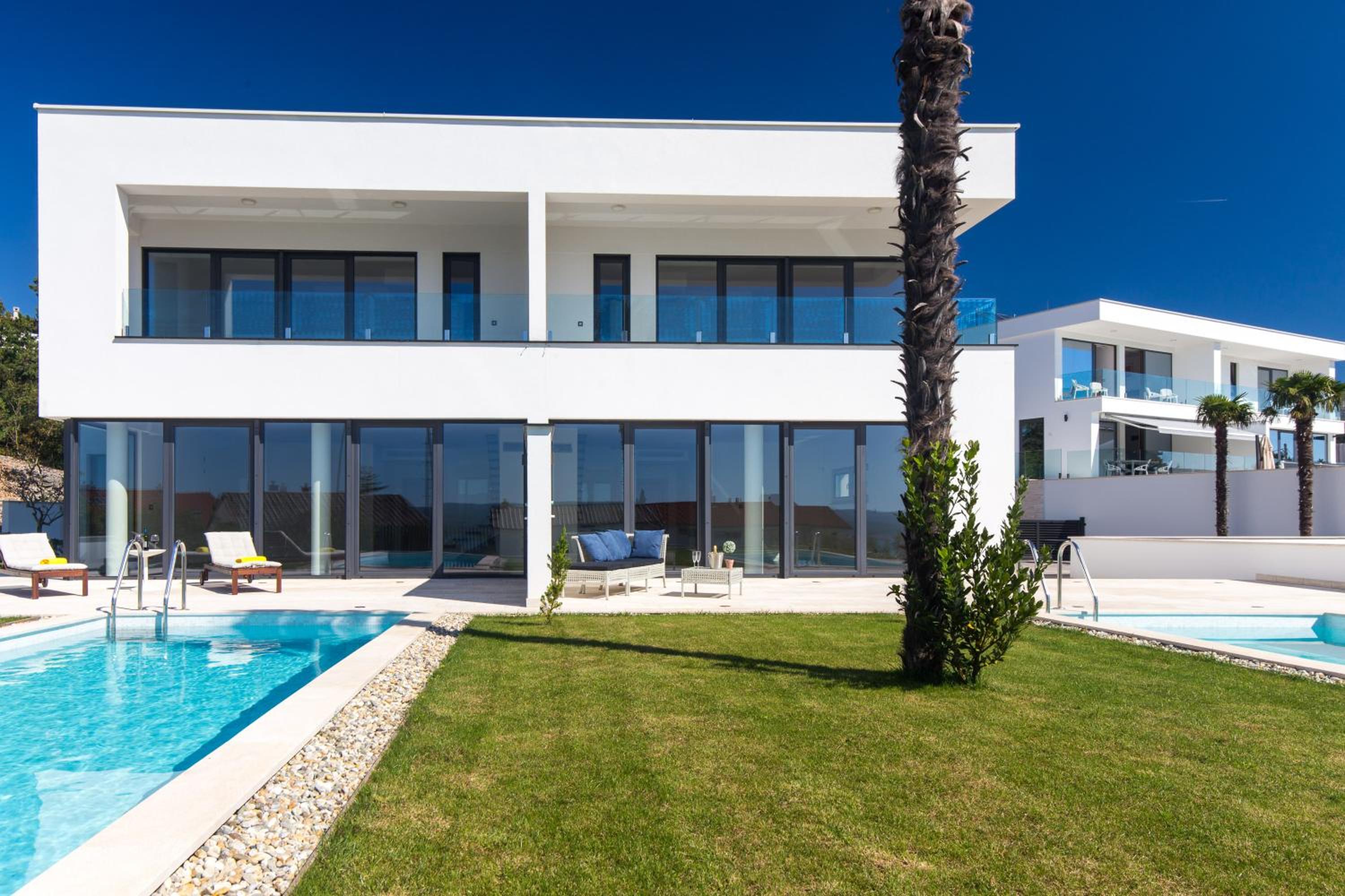 Villa photo 2