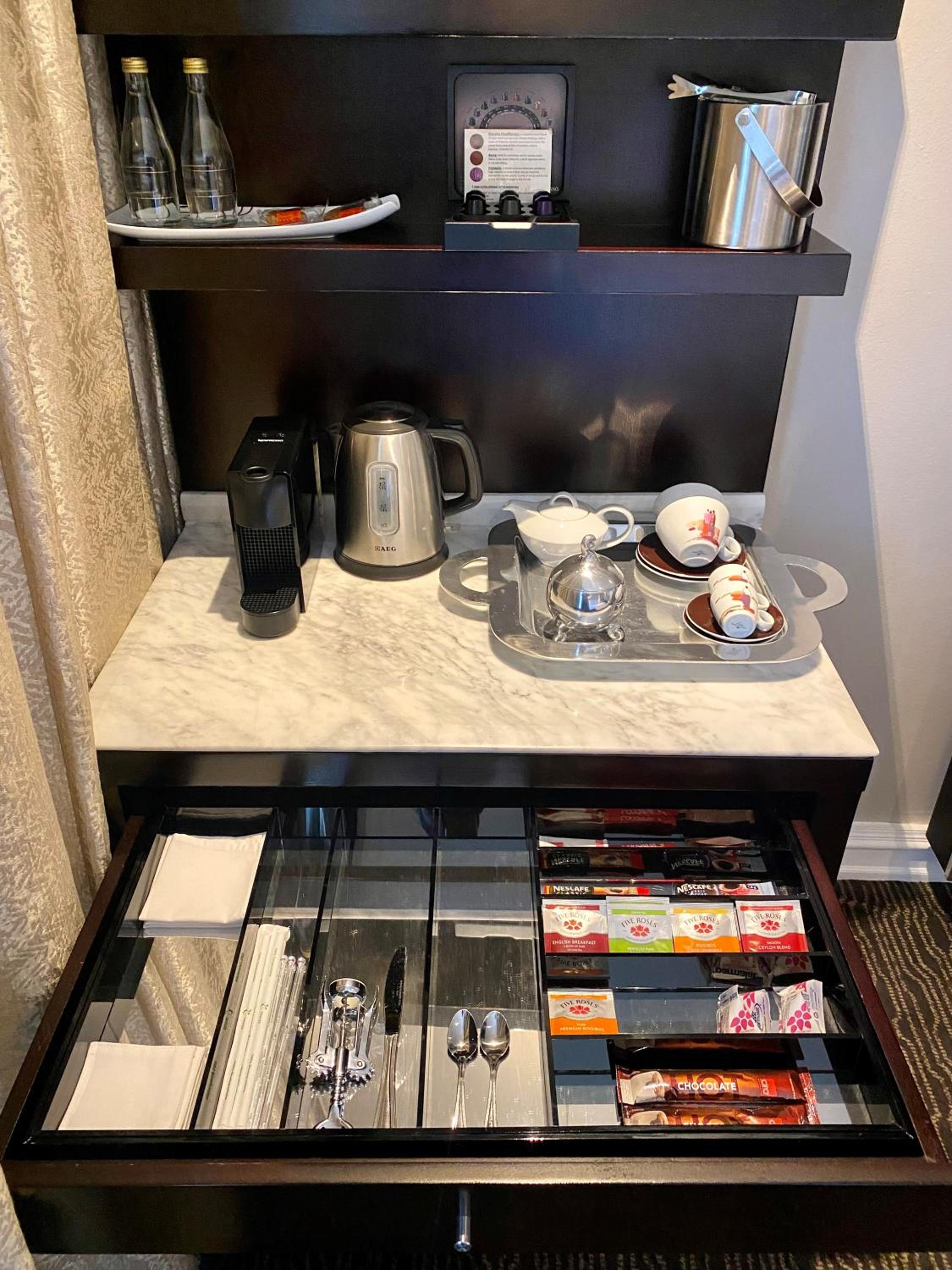 Junior King Suite - Photo 3