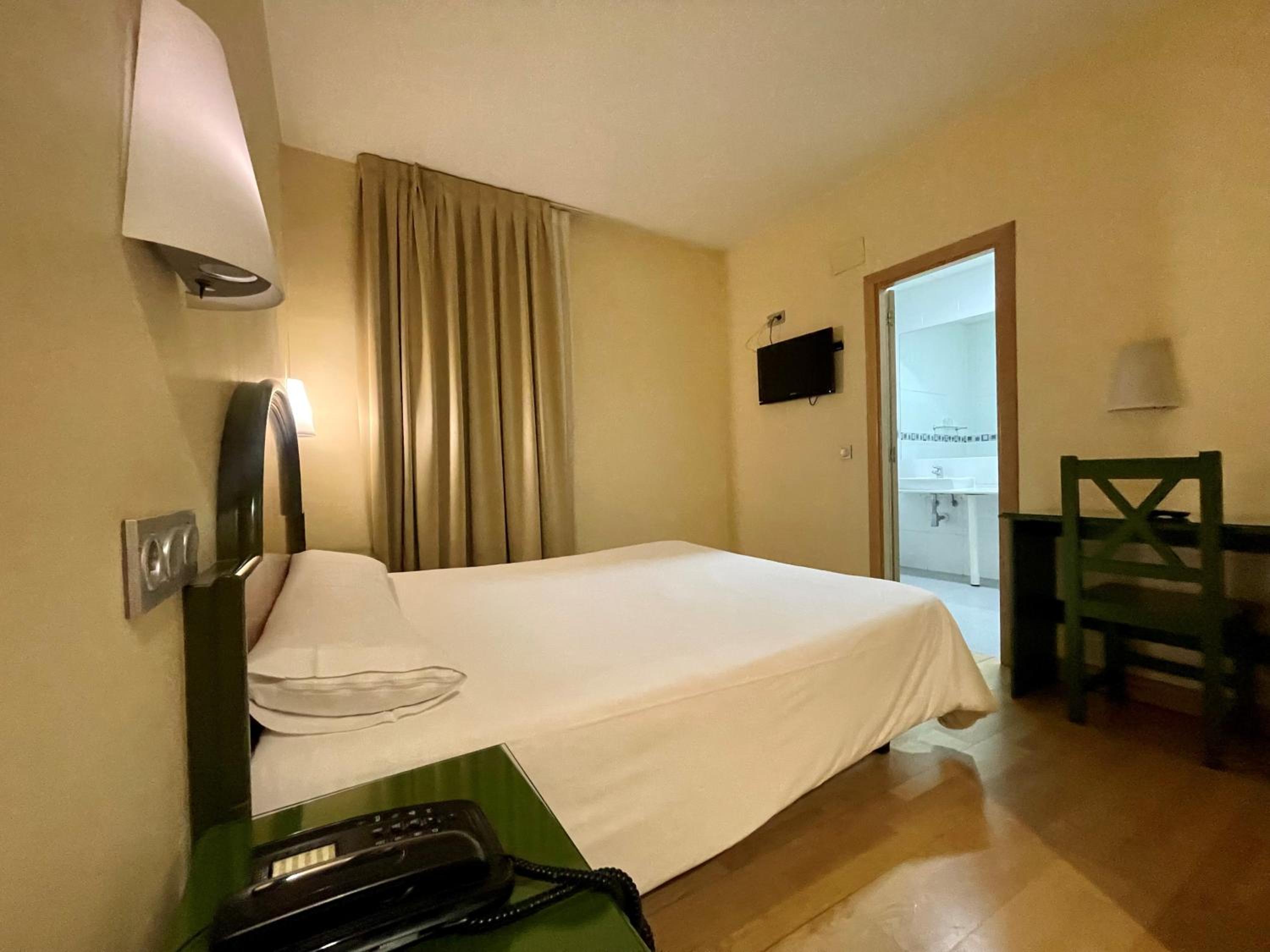 Double Room - Photo 1