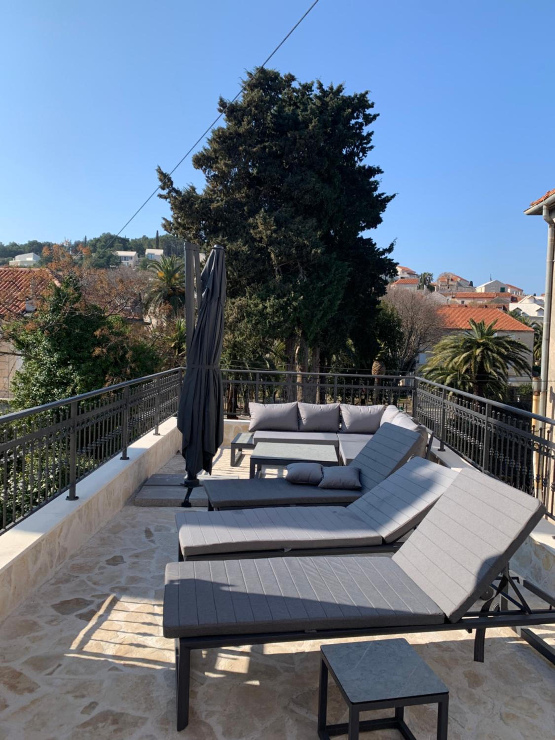 Villa photo 2