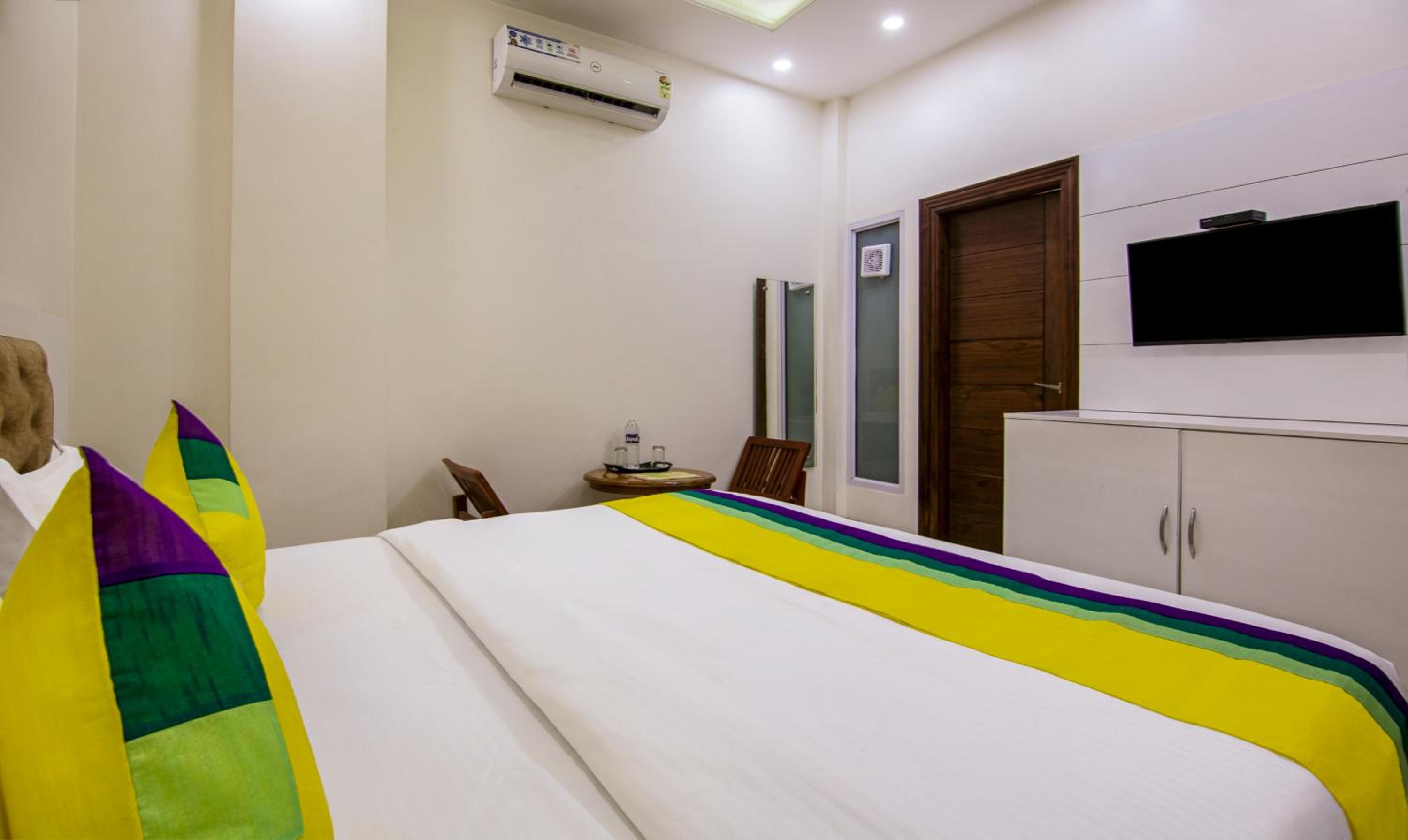 Economy Room - Photo 5