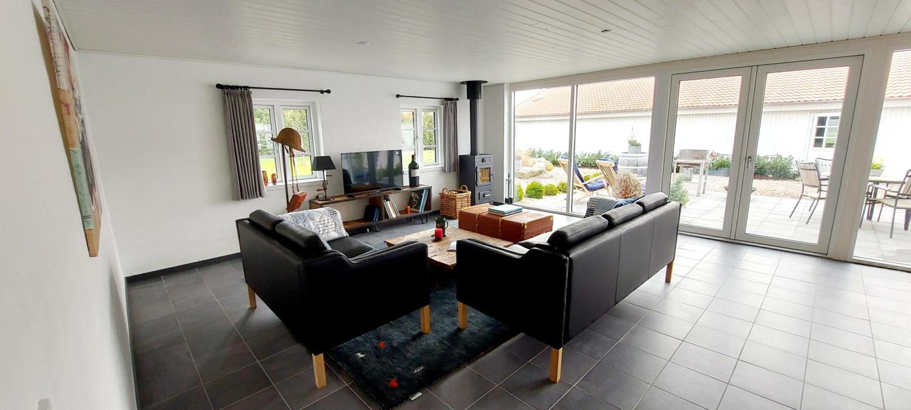 One-Bedroom House photo 2
