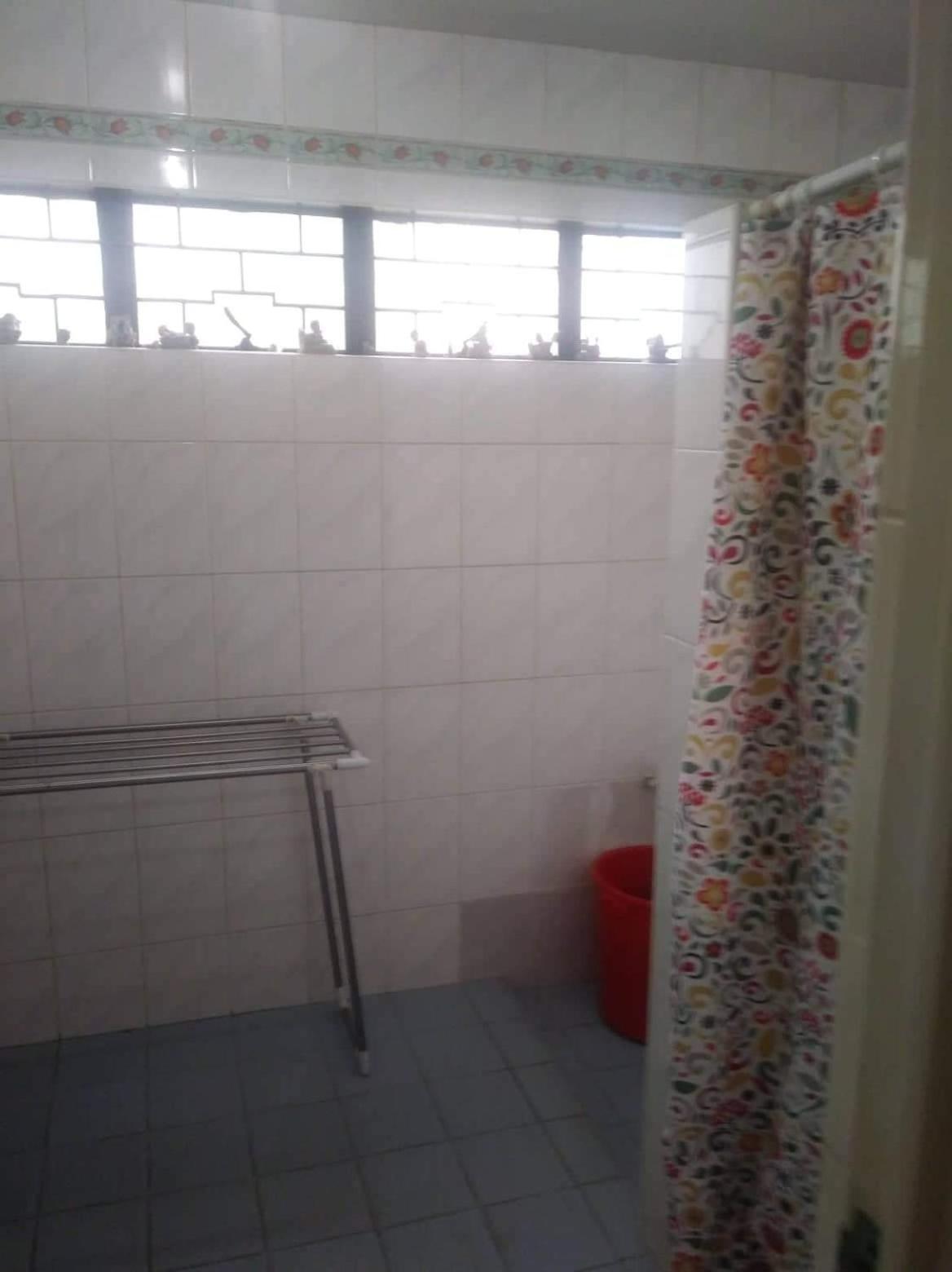 Family Room with Private Bathroom photo 3