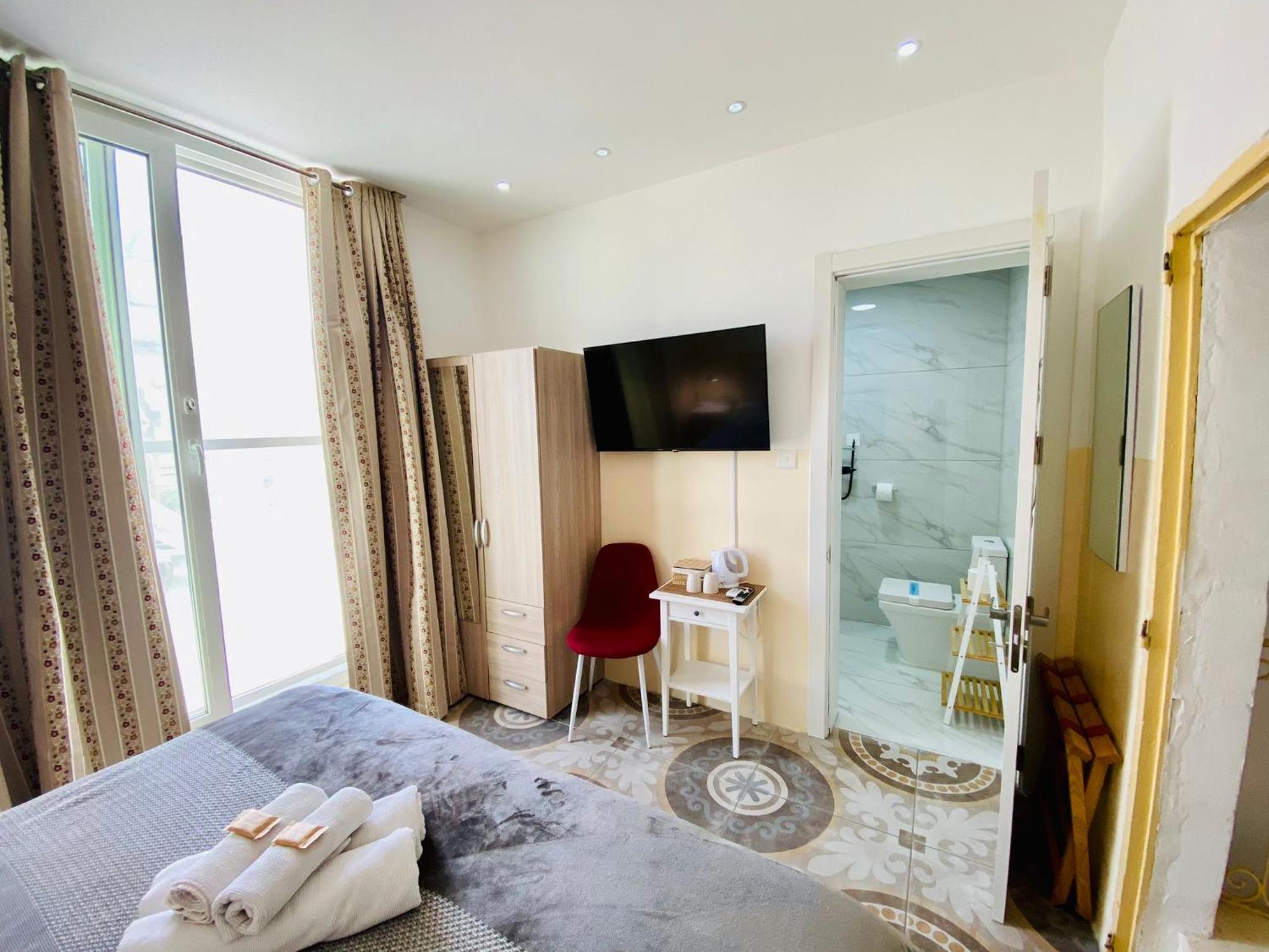 Double Roof Terrace with private bathroom - Photo 1