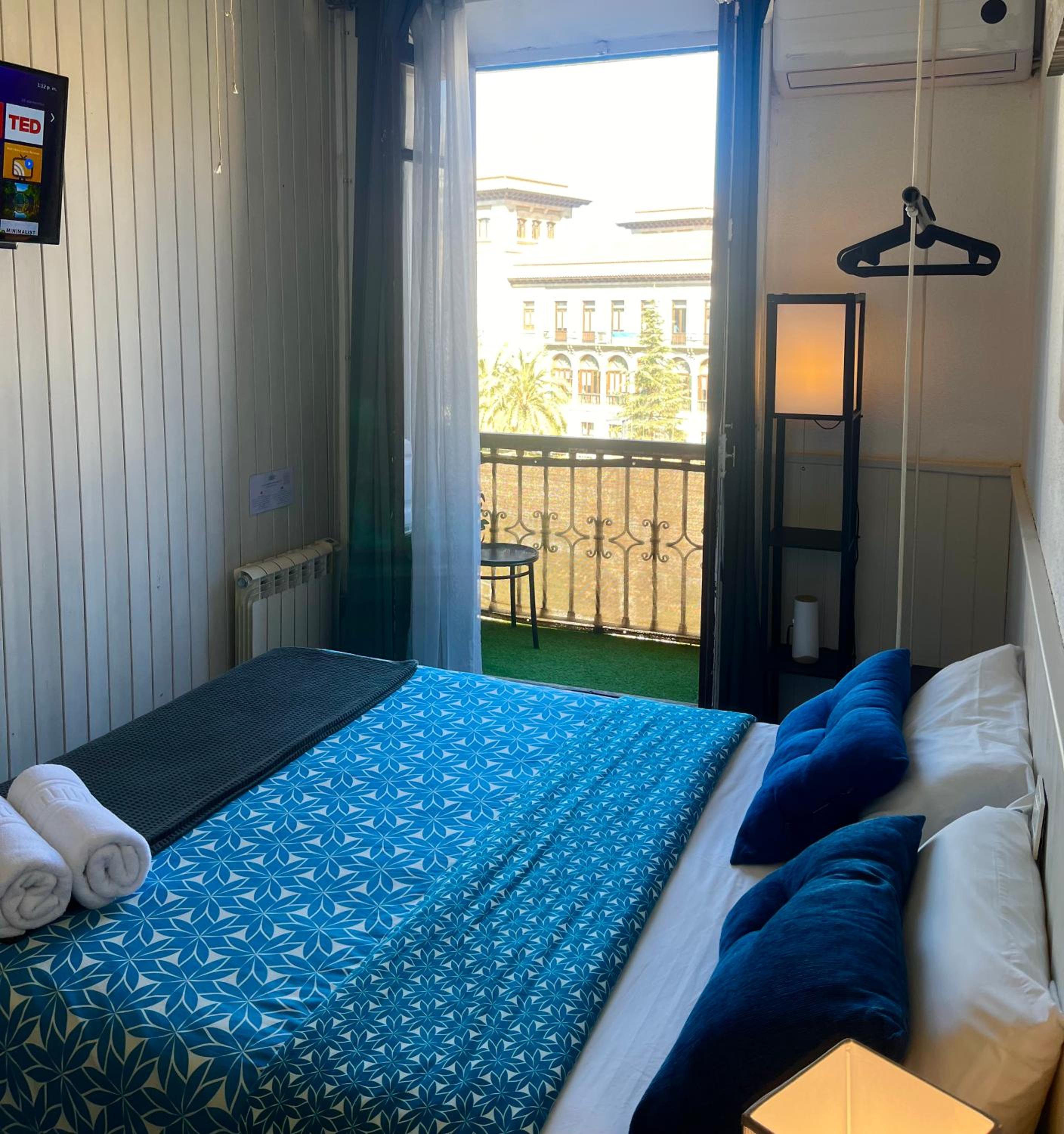 Double Room with Private Bathroom - Photo 1