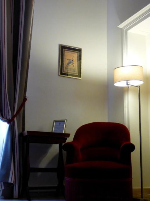 Classic Family Room photo 3