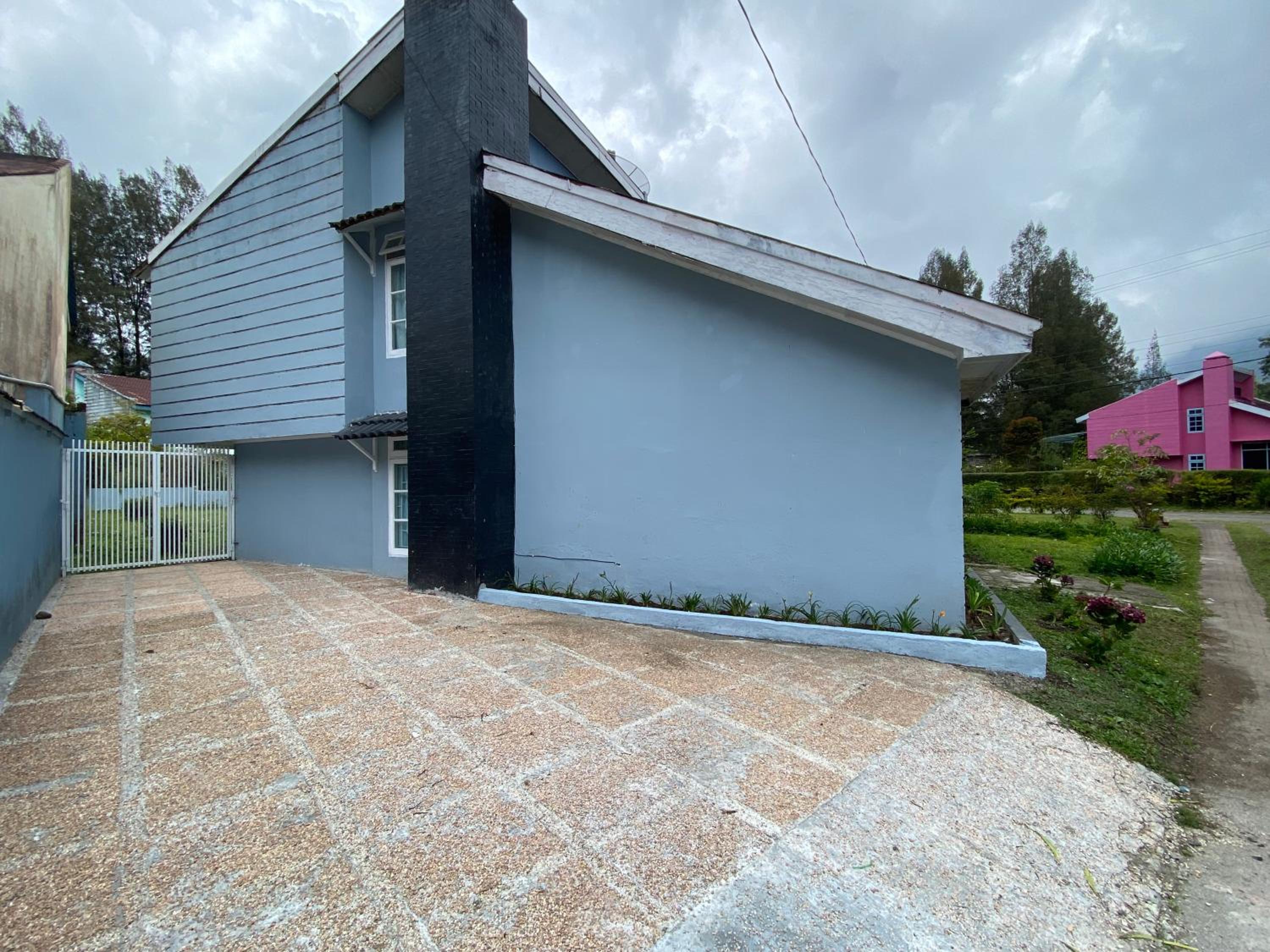 Villa photo 2