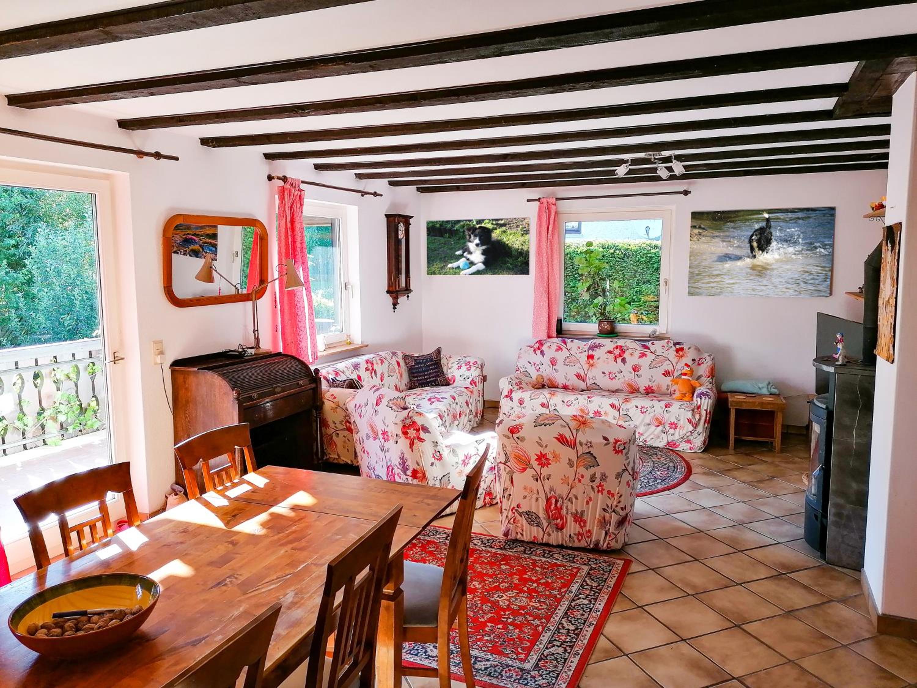Six-Bedroom House photo 1