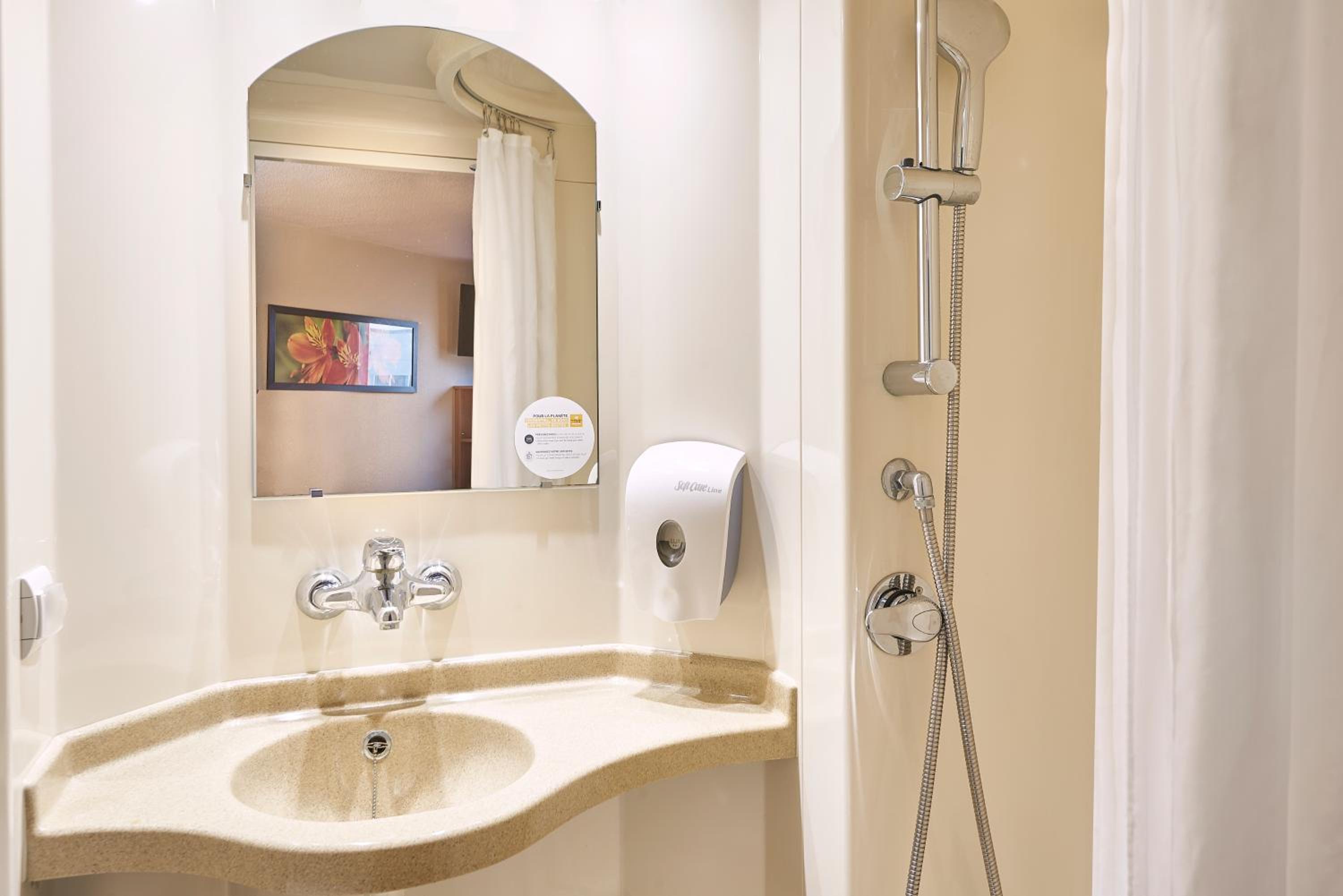 Double Room - Photo 2