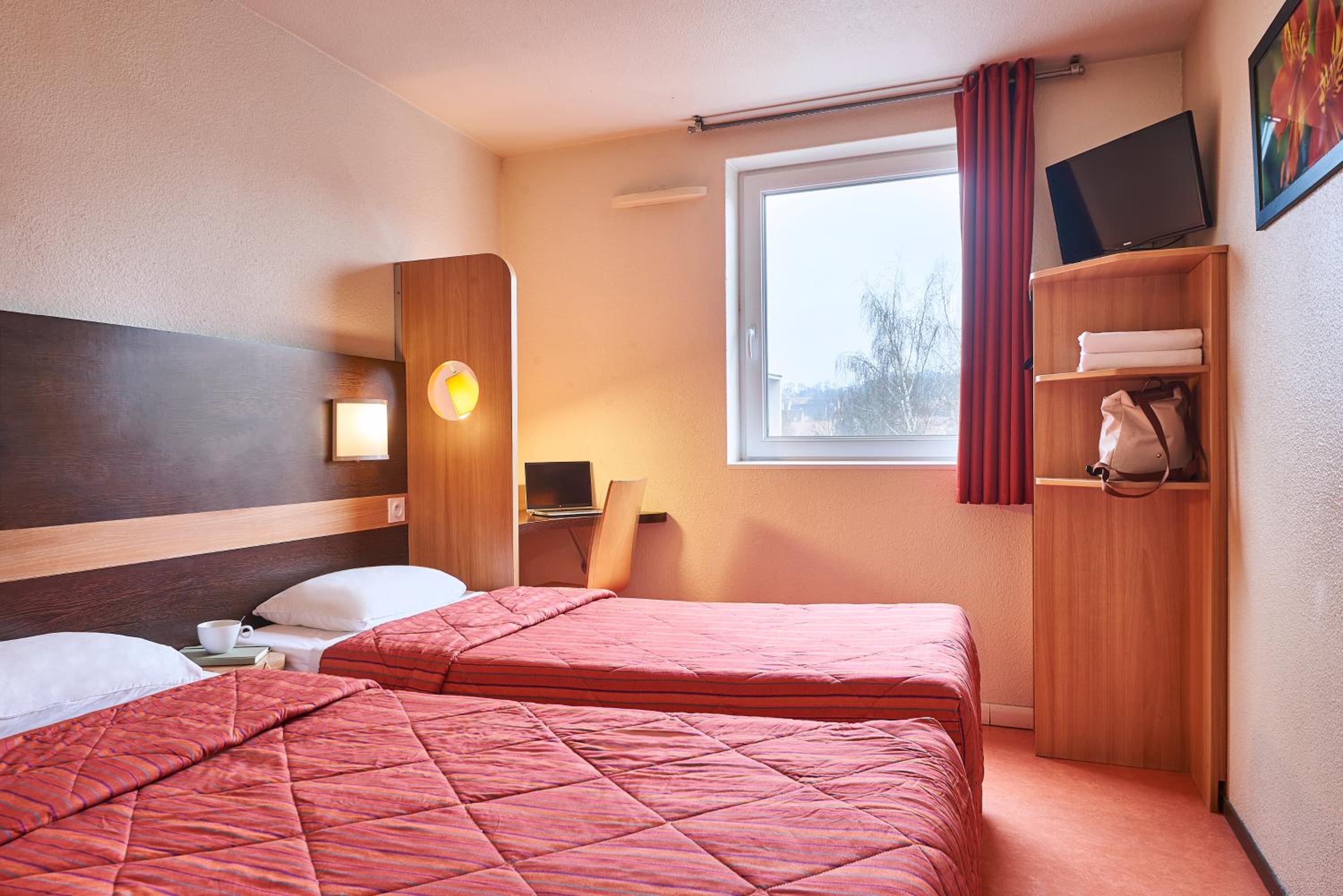 Twin Room - Photo 3