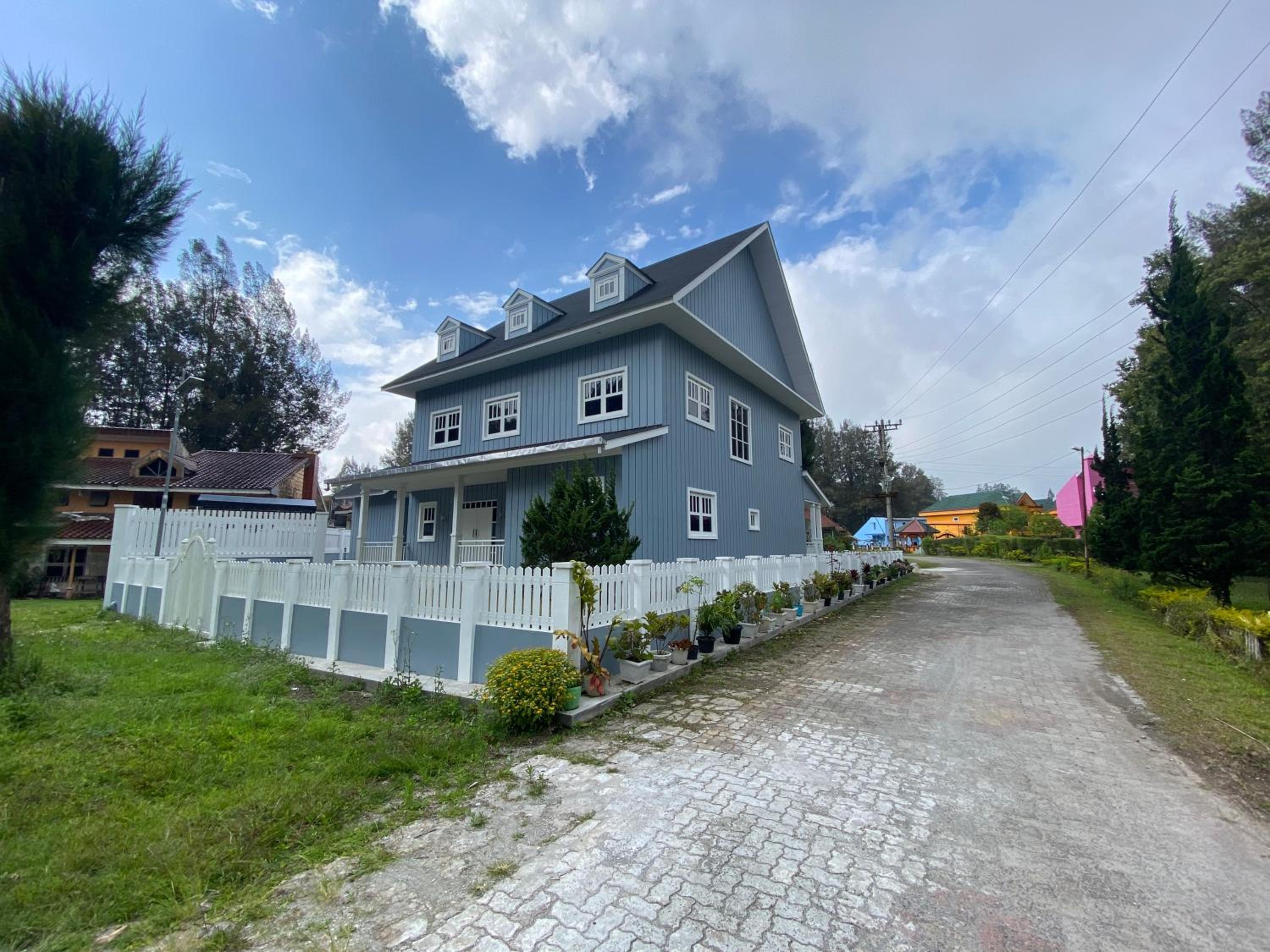 Villa photo 3