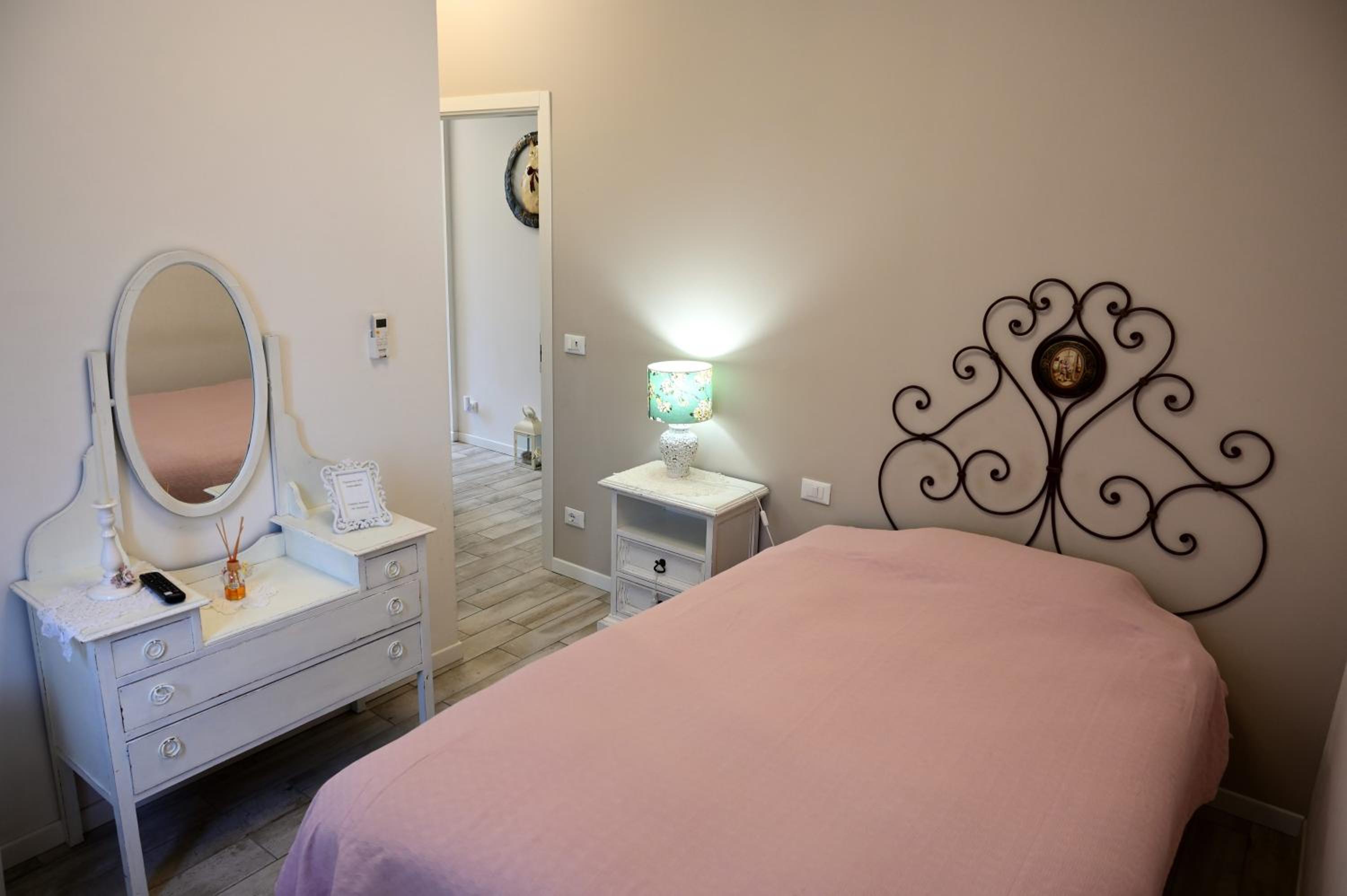 Single Room photo 2