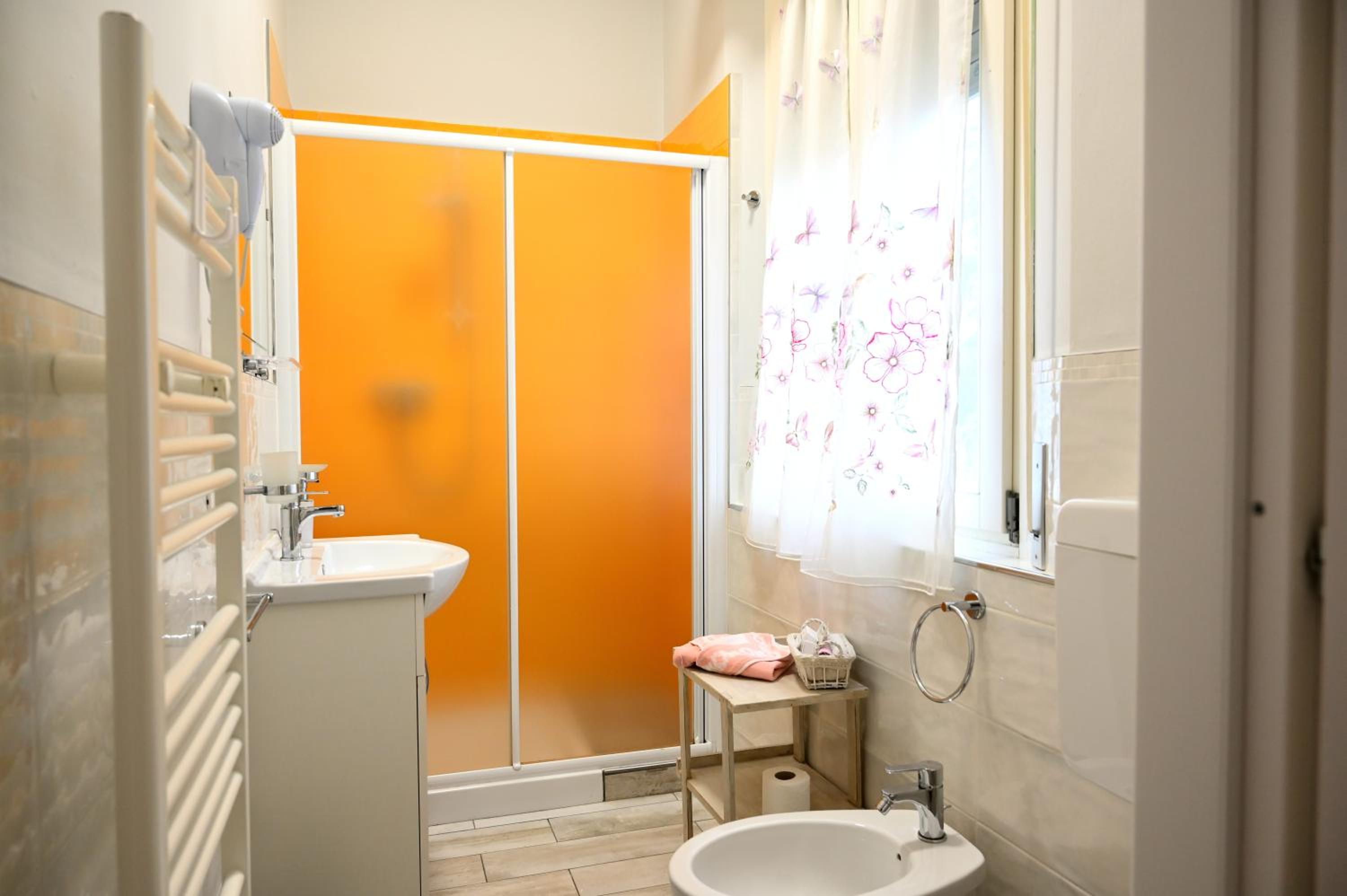 Twin Room with Bathroom photo 3