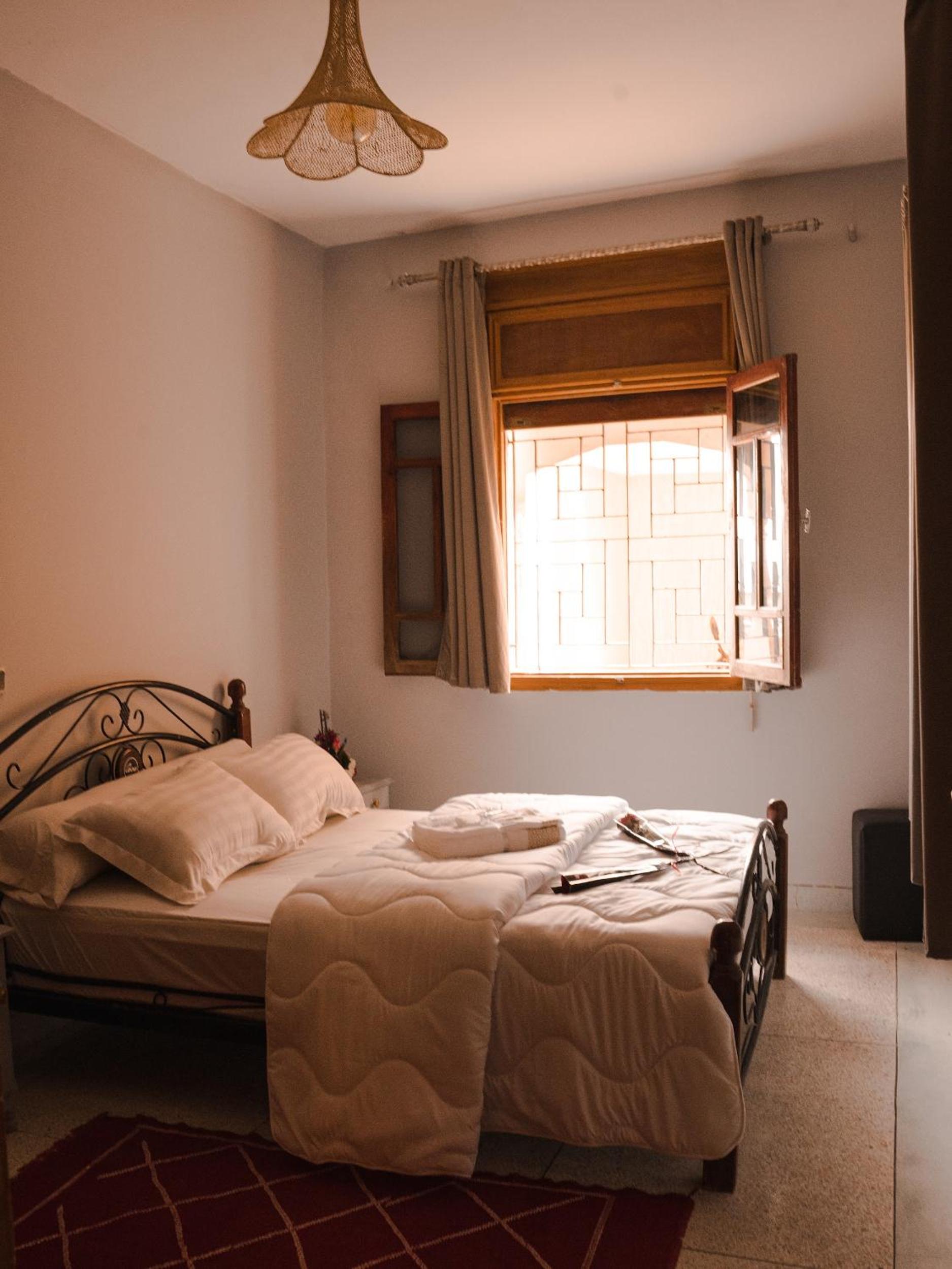 Double Room with Shared Bathroom photo 1