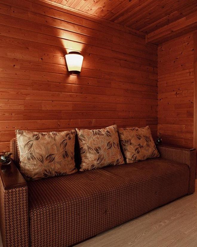 Family Room photo 3