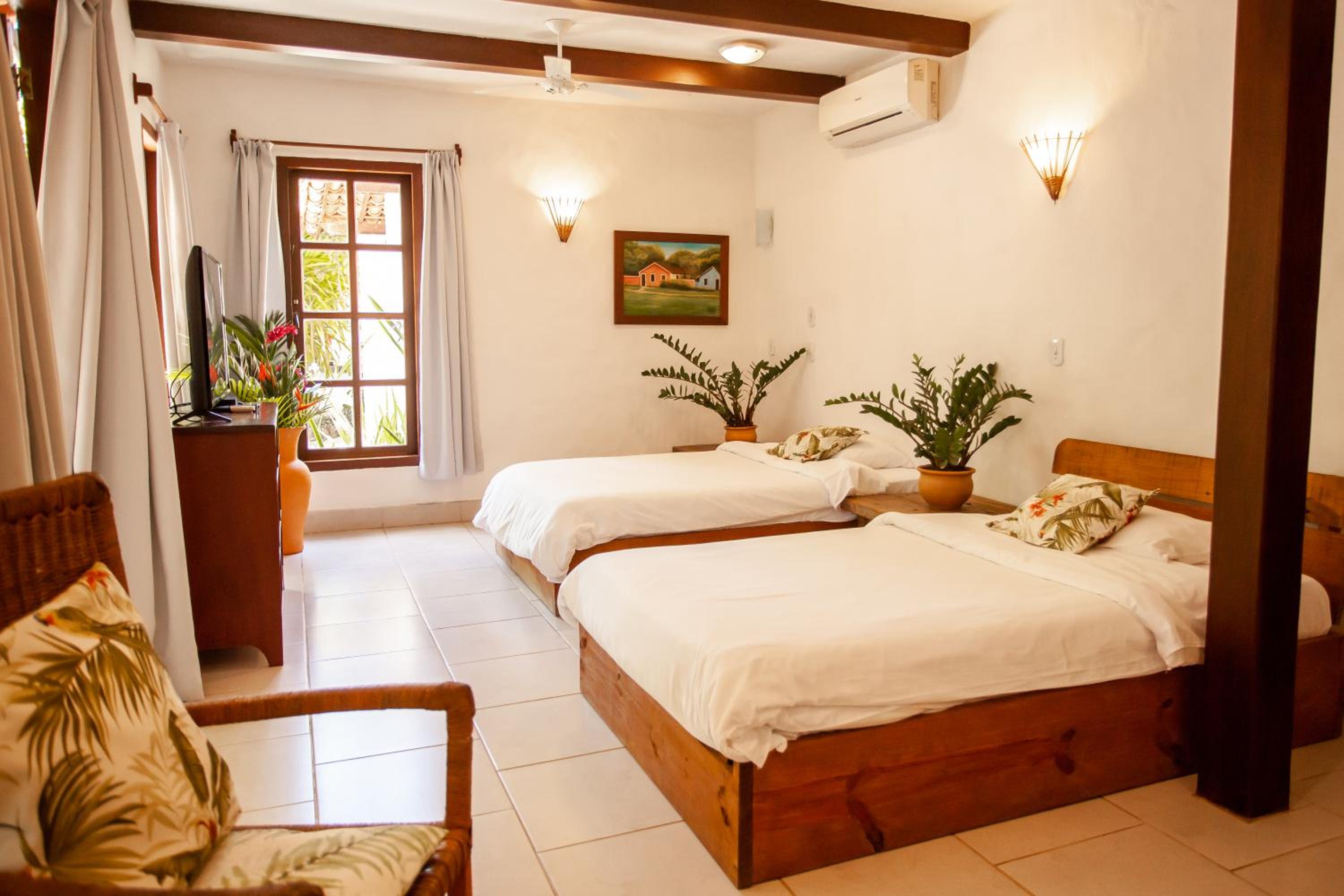Deluxe Family Suite photo 3
