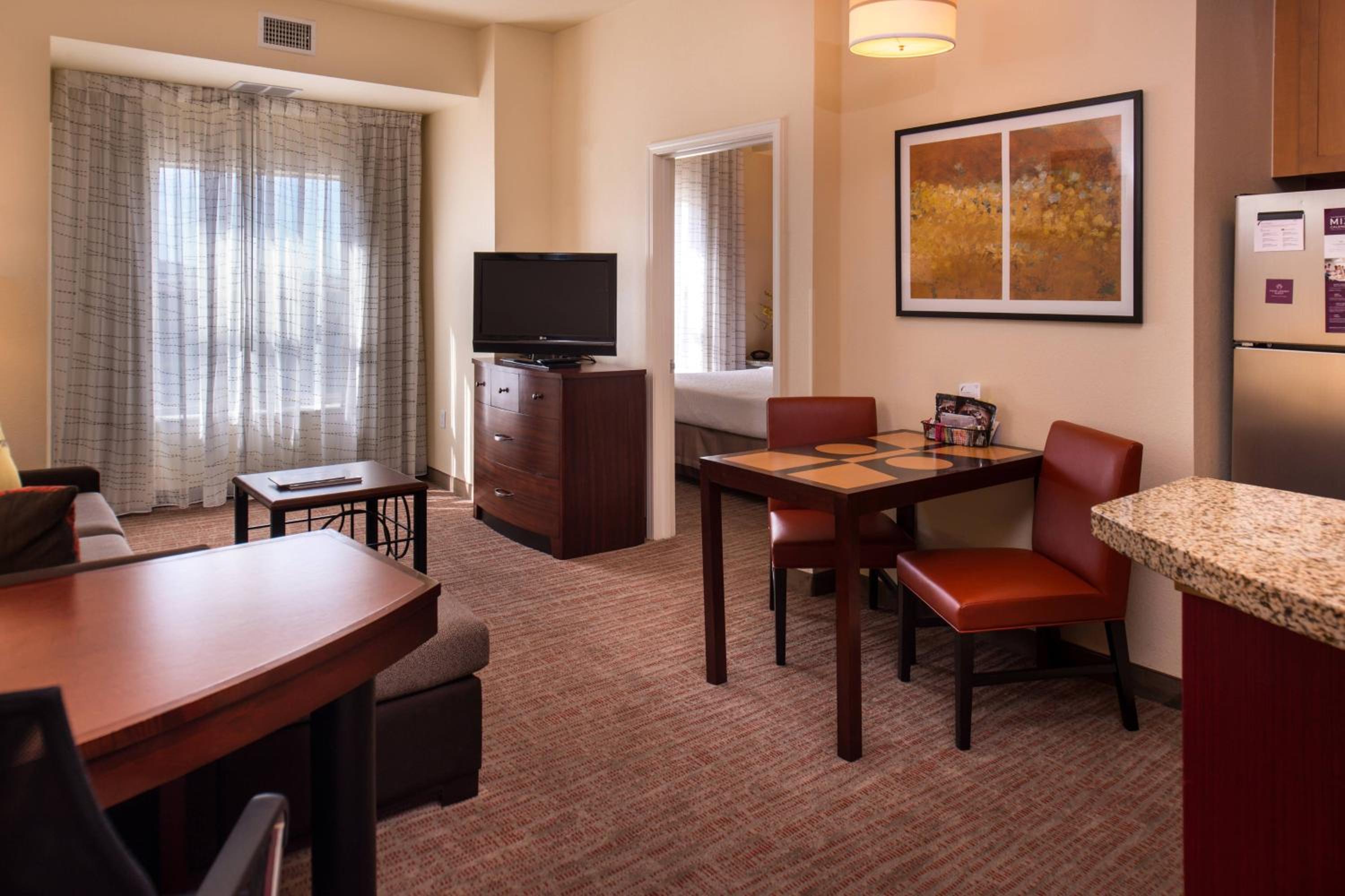 One-Bedroom King Suite with Sofa Bed - Photo 5